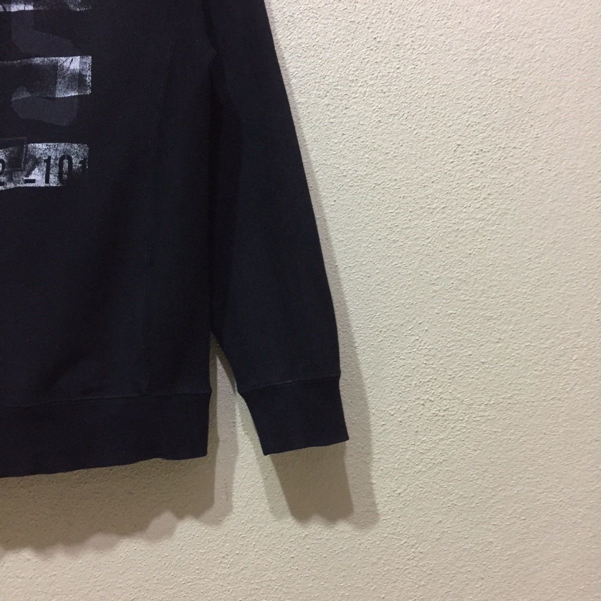 Designer Blue Cross Sweatshirt spell out Big Logo size M Size US M / EU 48-50 / 2 - 3 Thumbnail