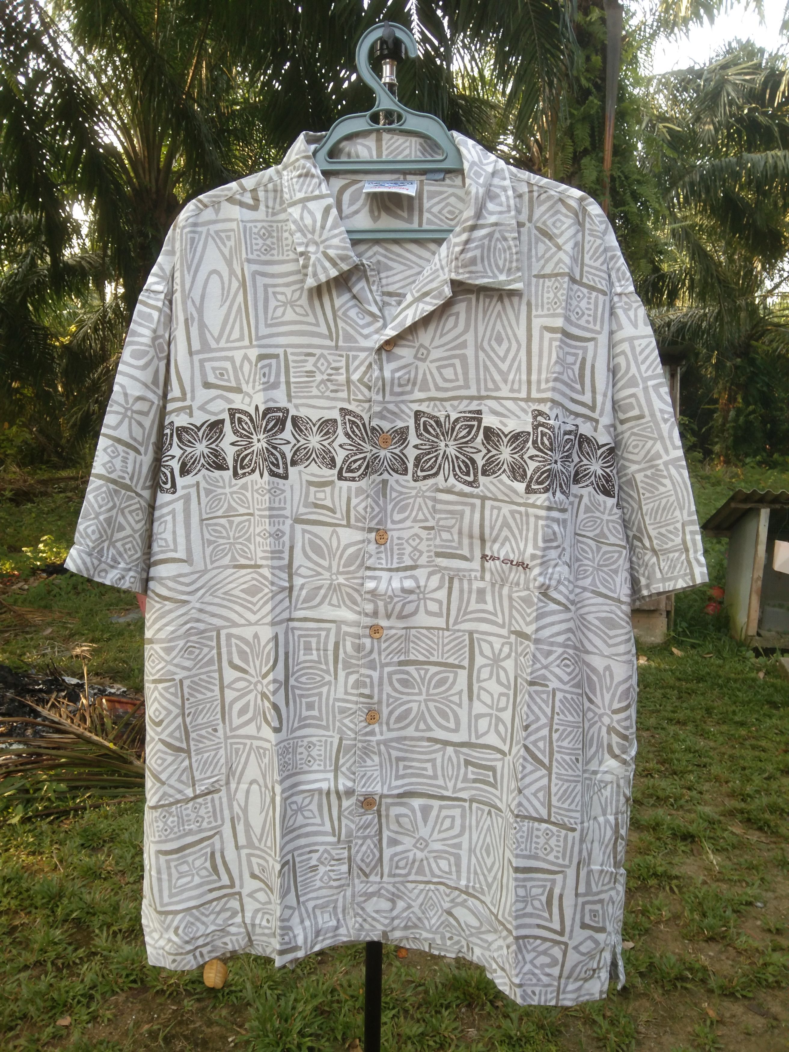 image of Bulls Of Summer x Ripcurl Vintage Ripcurl Men's Button Up Shirt (Size XL)