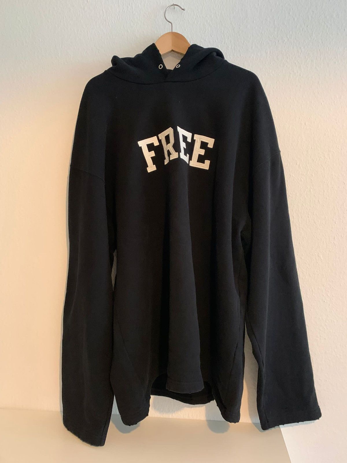 Balenciaga BALENCIAGA *FREE* Hoodie Sz.M Size US M / EU 48-50 / 2 - 2 Thumbnail