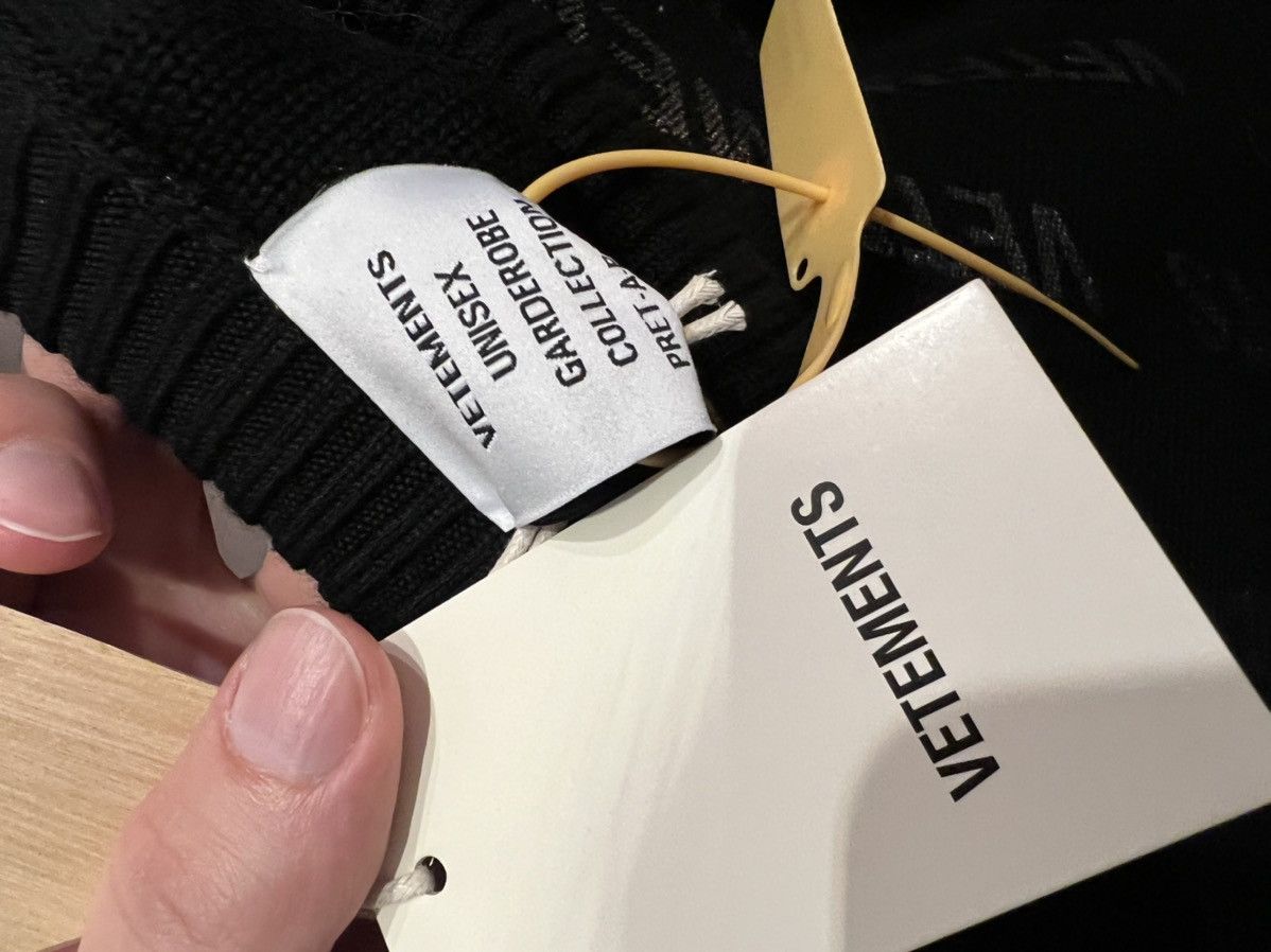 Vetements *Rare* NEW VETEMENTS ALLOVER LOGO SWEATER - MEDIUM Size US M / EU 48-50 / 2 - 5 Thumbnail
