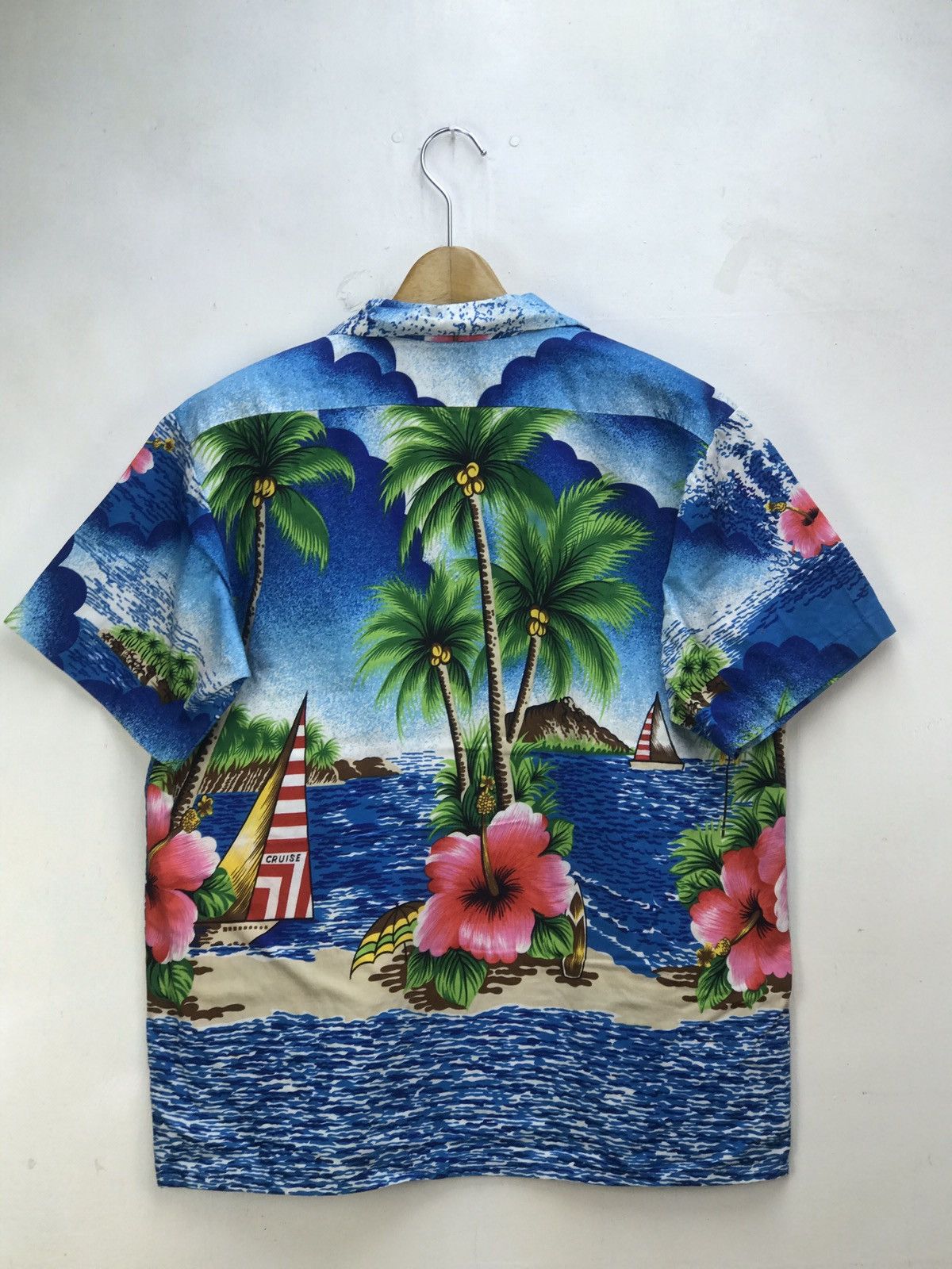 Japanese Brand VINTAGE HIBISCUS YACHT RARE DESIGN HAWAIIAN SHIRT Size US L / EU 52-54 / 3 - 5 Thumbnail