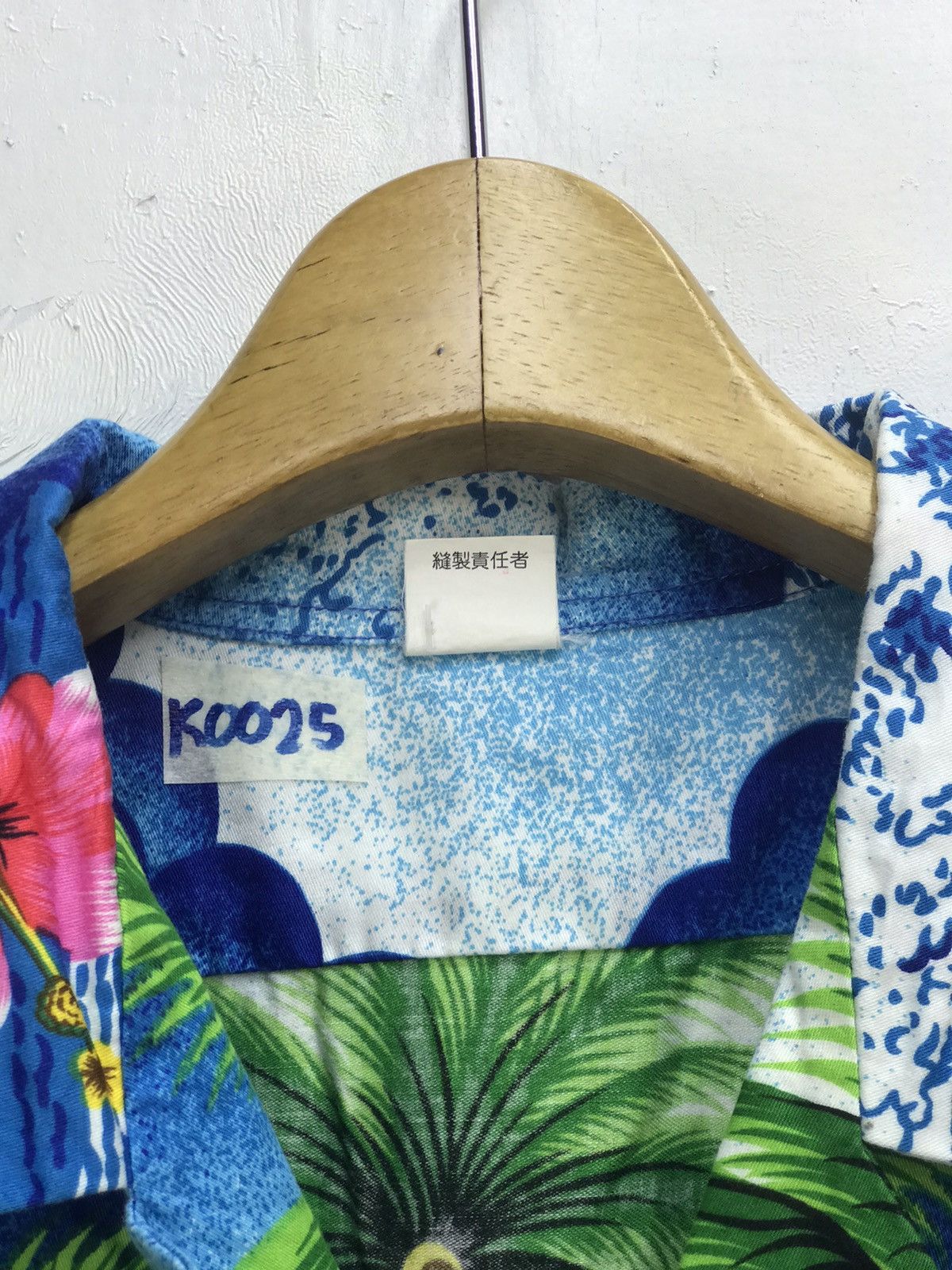 Japanese Brand VINTAGE HIBISCUS YACHT RARE DESIGN HAWAIIAN SHIRT Size US L / EU 52-54 / 3 - 2 Thumbnail