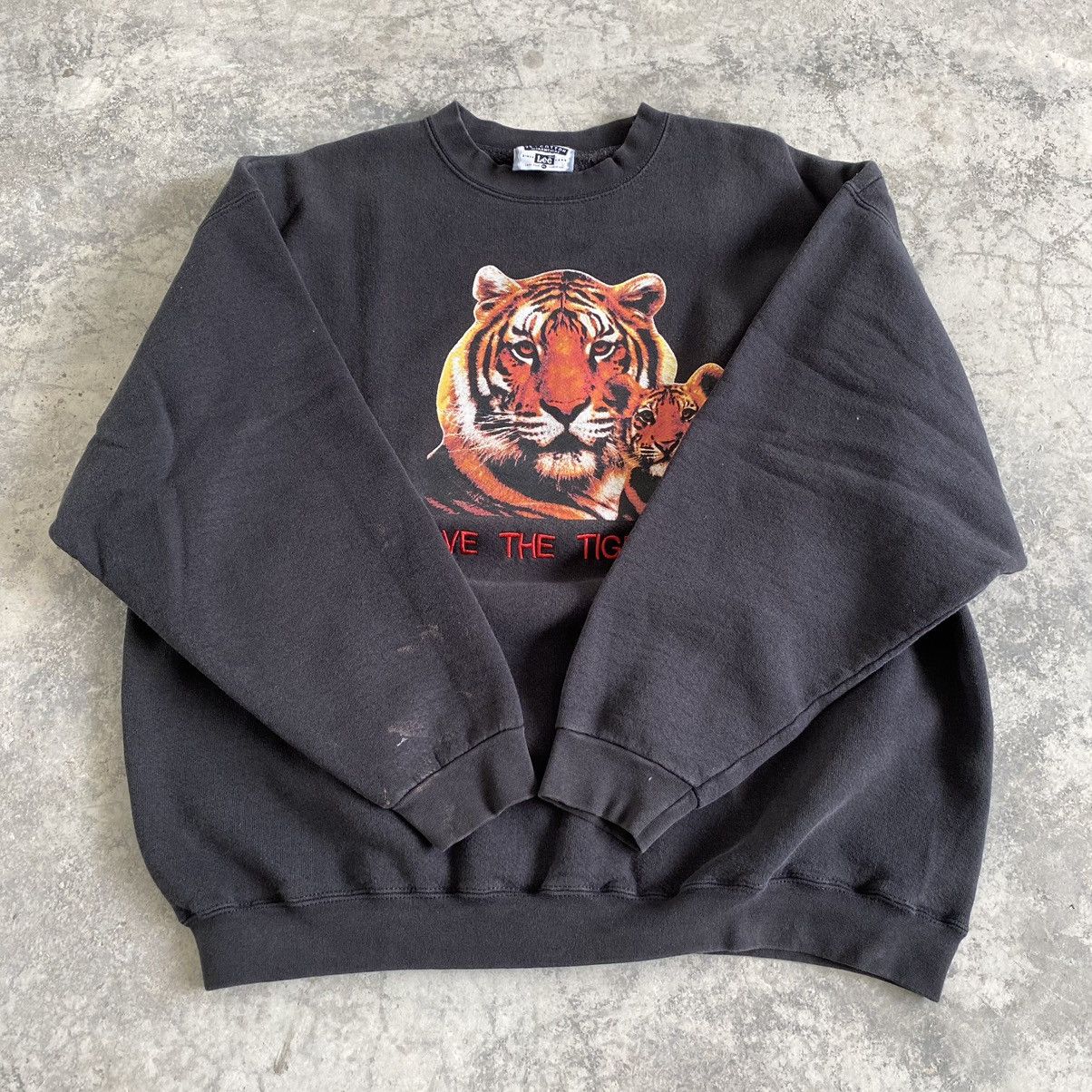 Vintage Vintage 90's Save The Tiger Crewneck Faded Sweatshirt Size US XL / EU 56 / 4 - 6 Thumbnail