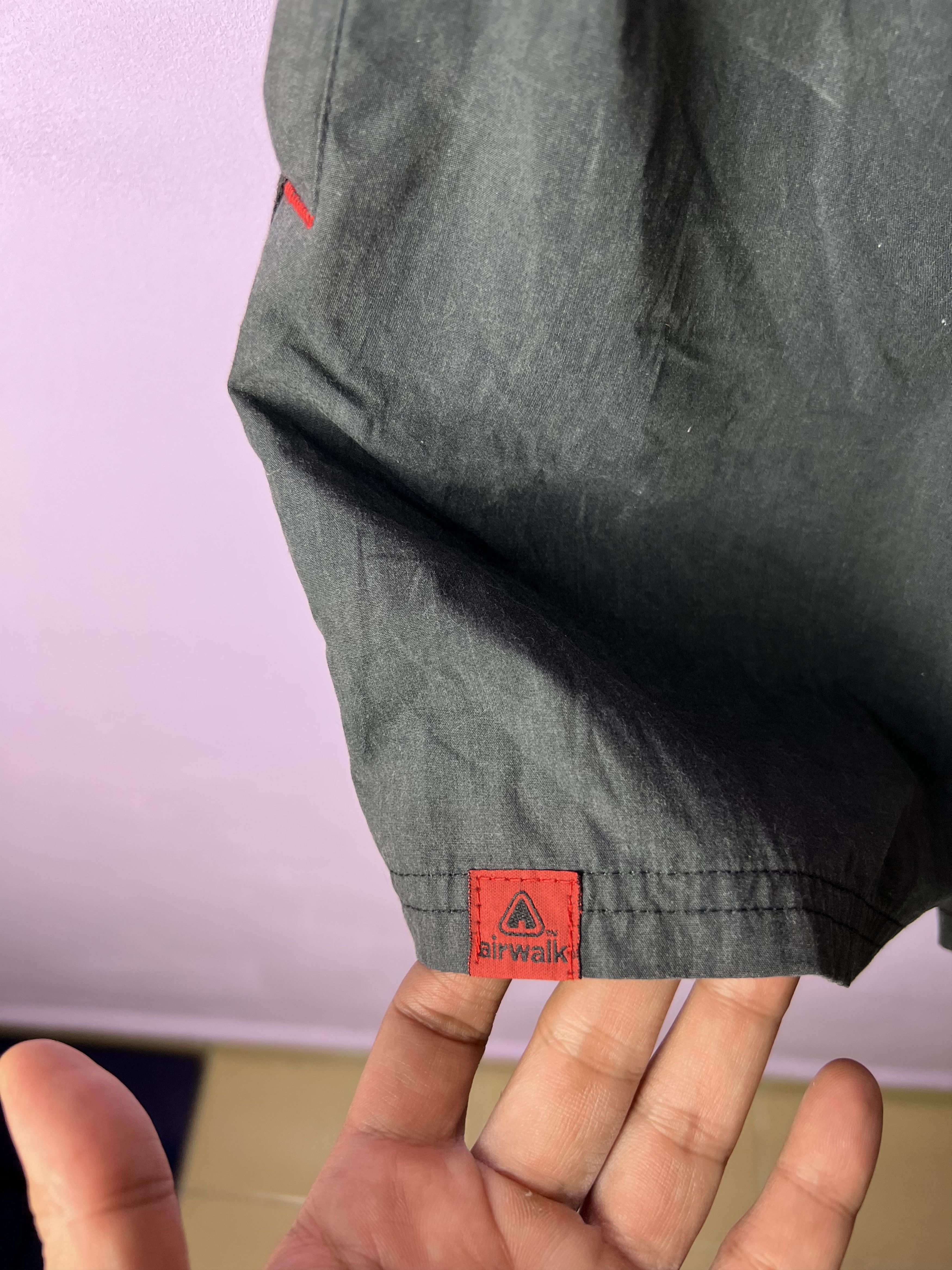 Airwalk 🔥Airwalk Side Stripe Short Pants for Kids Size US 26 / EU 42 - 7 Thumbnail