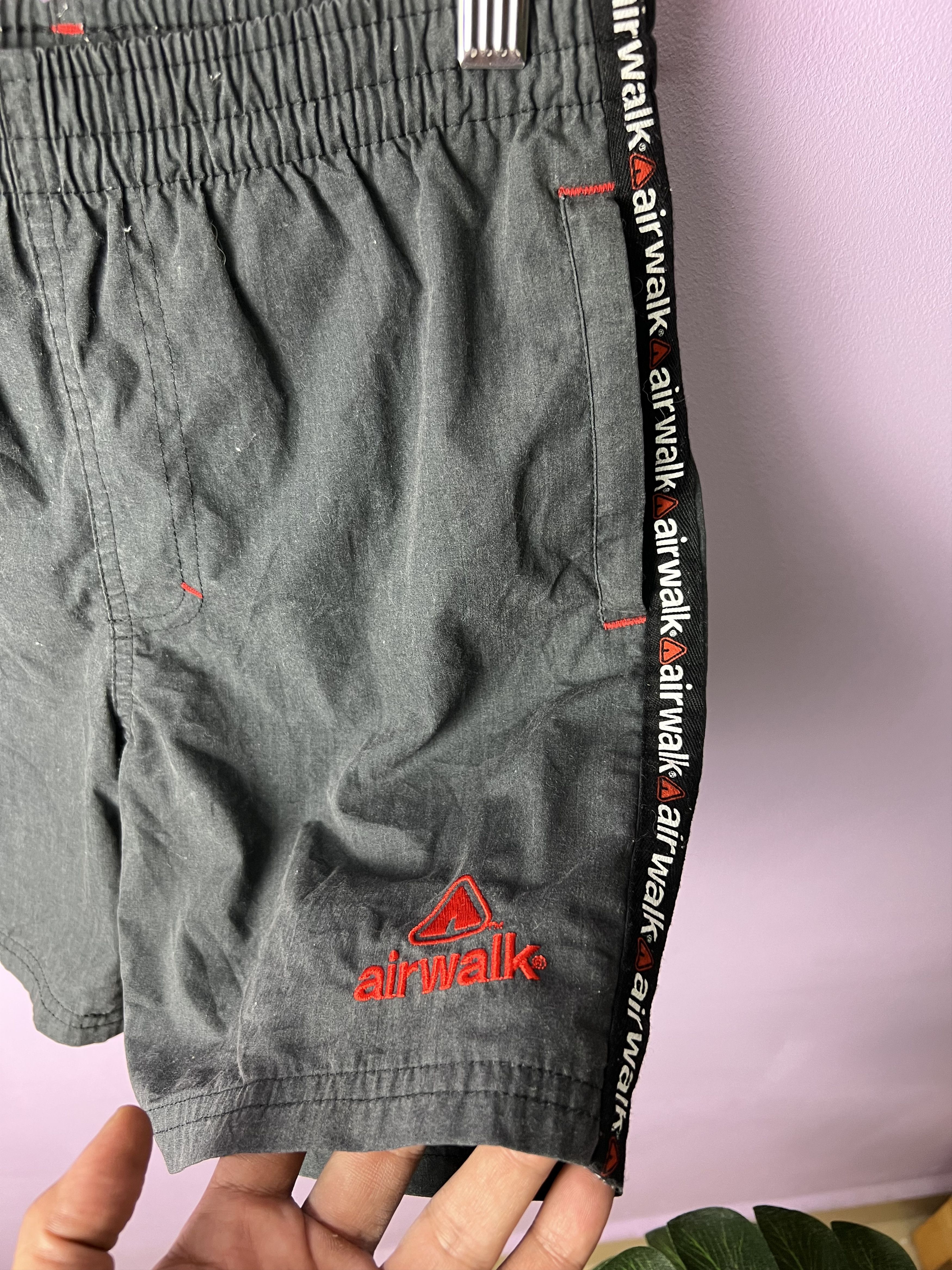 Airwalk 🔥Airwalk Side Stripe Short Pants for Kids Size US 26 / EU 42 - 8 Thumbnail