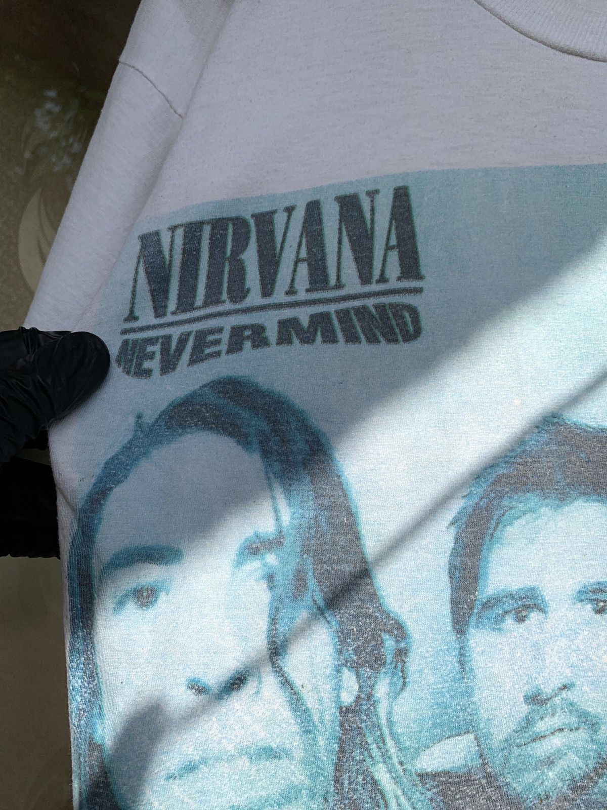 Band Tees 90s Vintage Nirvana Nevermind White T-Shirt Size US S / EU 44-46 / 1 - 5 Thumbnail