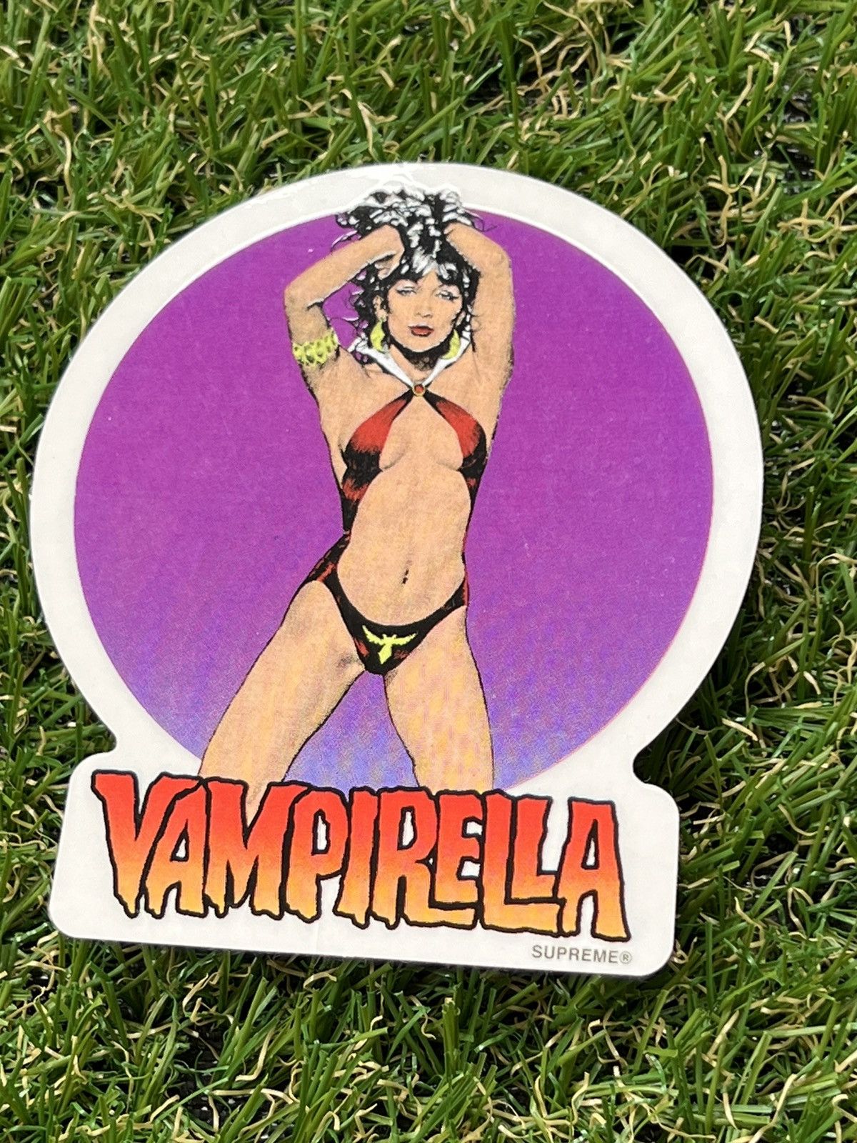 Supreme 2017 Supreme Vampirella Sticker Size ONE SIZE - 2 Thumbnail