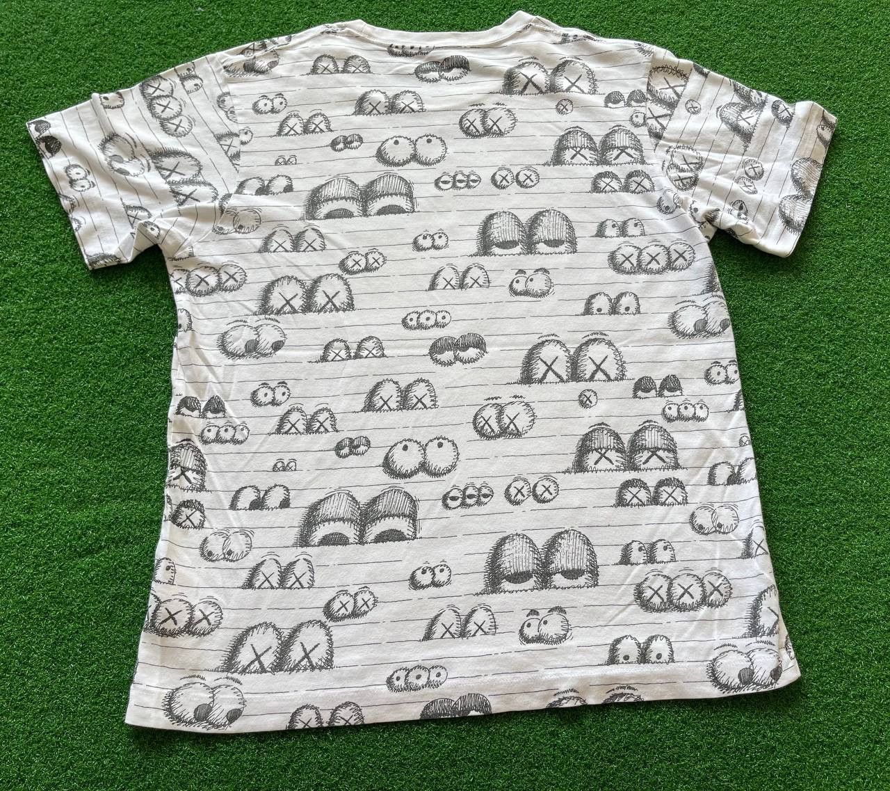 Japanese Brand × Kaws × Original Fake Kaws Full Print Art Flayed Tee Vintage /CDG White Size US M / EU 48-50 / 2 - 9 Thumbnail