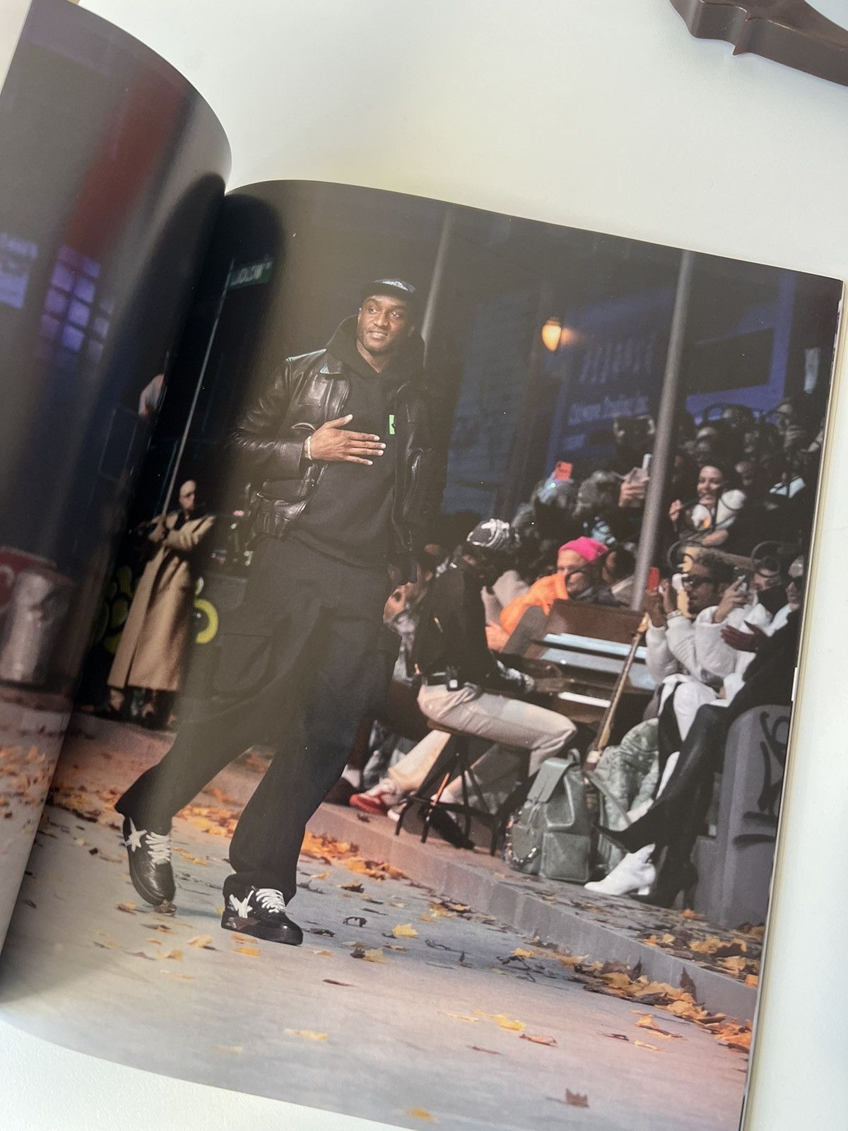Virgil Abloh Louis Vuitton The Book #10 Virgil Abloh 2019 AW Collection Size ONE SIZE - 4 Thumbnail