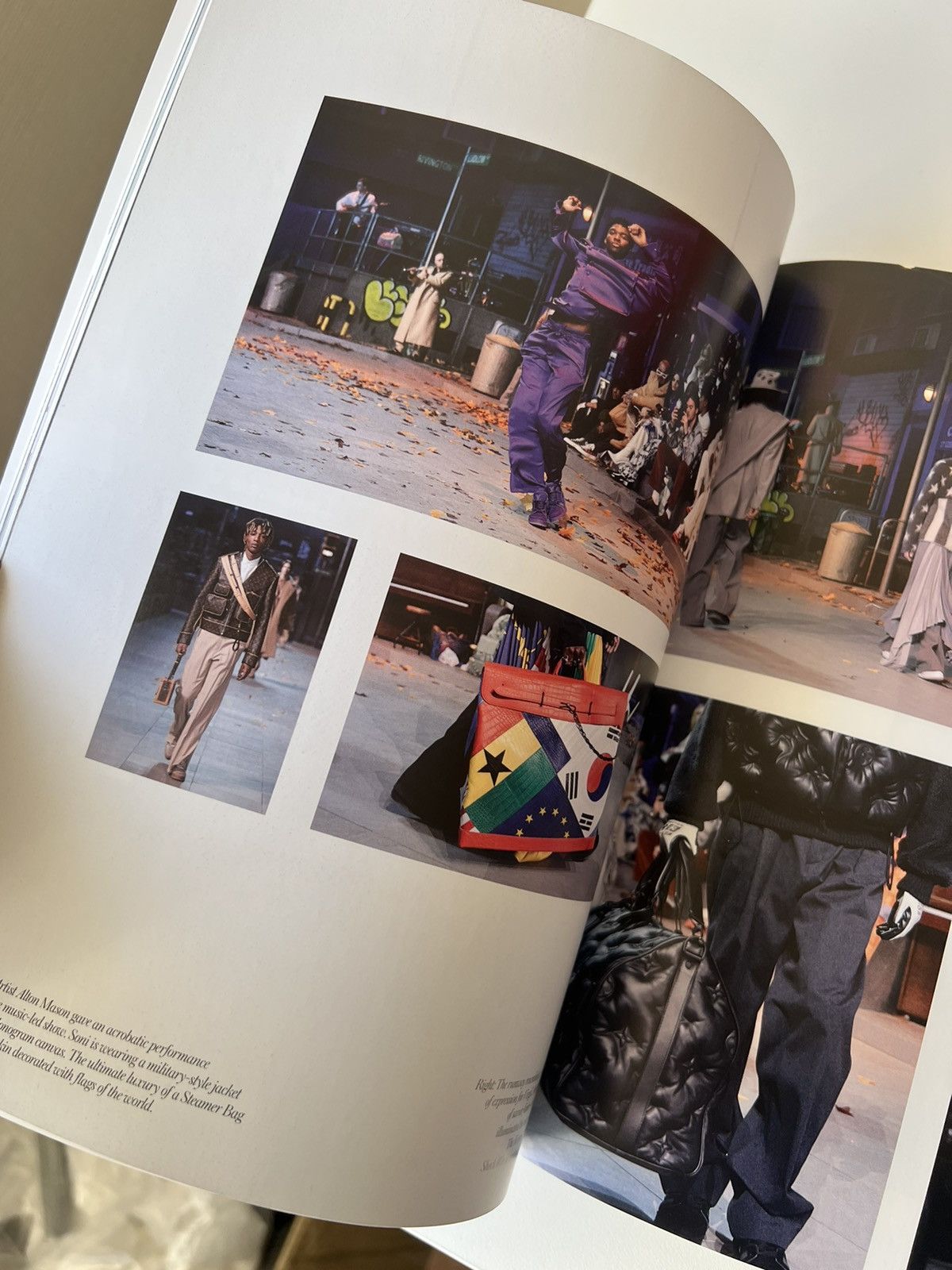 Virgil Abloh Louis Vuitton The Book #10 Virgil Abloh 2019 AW Collection Size ONE SIZE - 3 Thumbnail