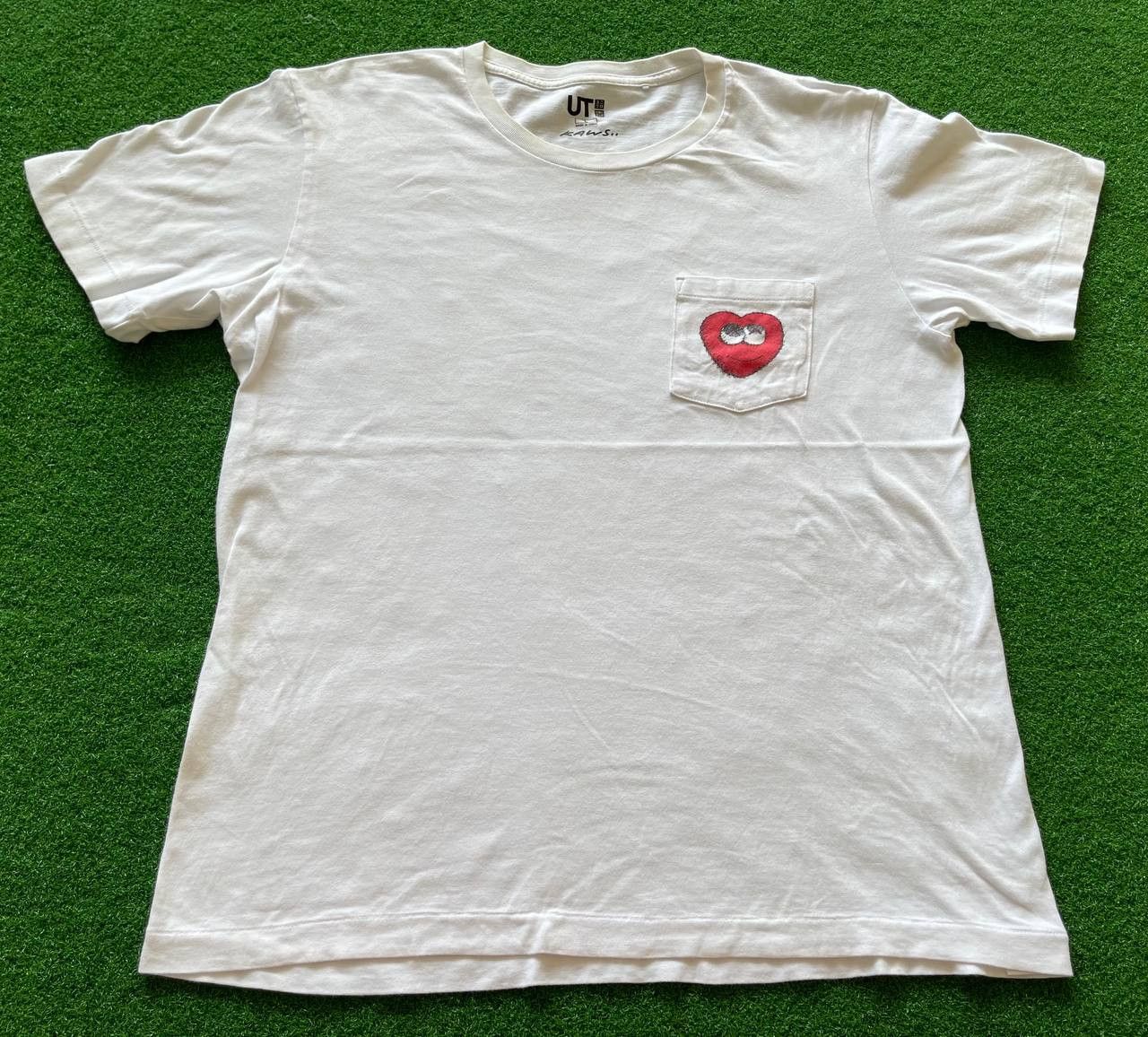 Designer × Kaws × Uniqlo Kaws x Uniqlo Heart Pocket Tee Size US L / EU 52-54 / 3 - 4 Thumbnail