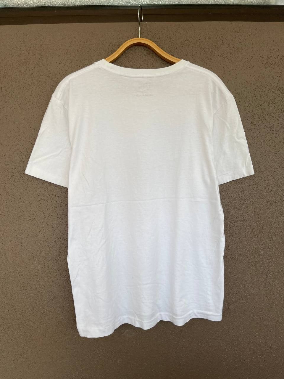 Designer × Kaws × Uniqlo Kaws x Uniqlo Heart Pocket Tee Size US L / EU 52-54 / 3 - 3 Thumbnail