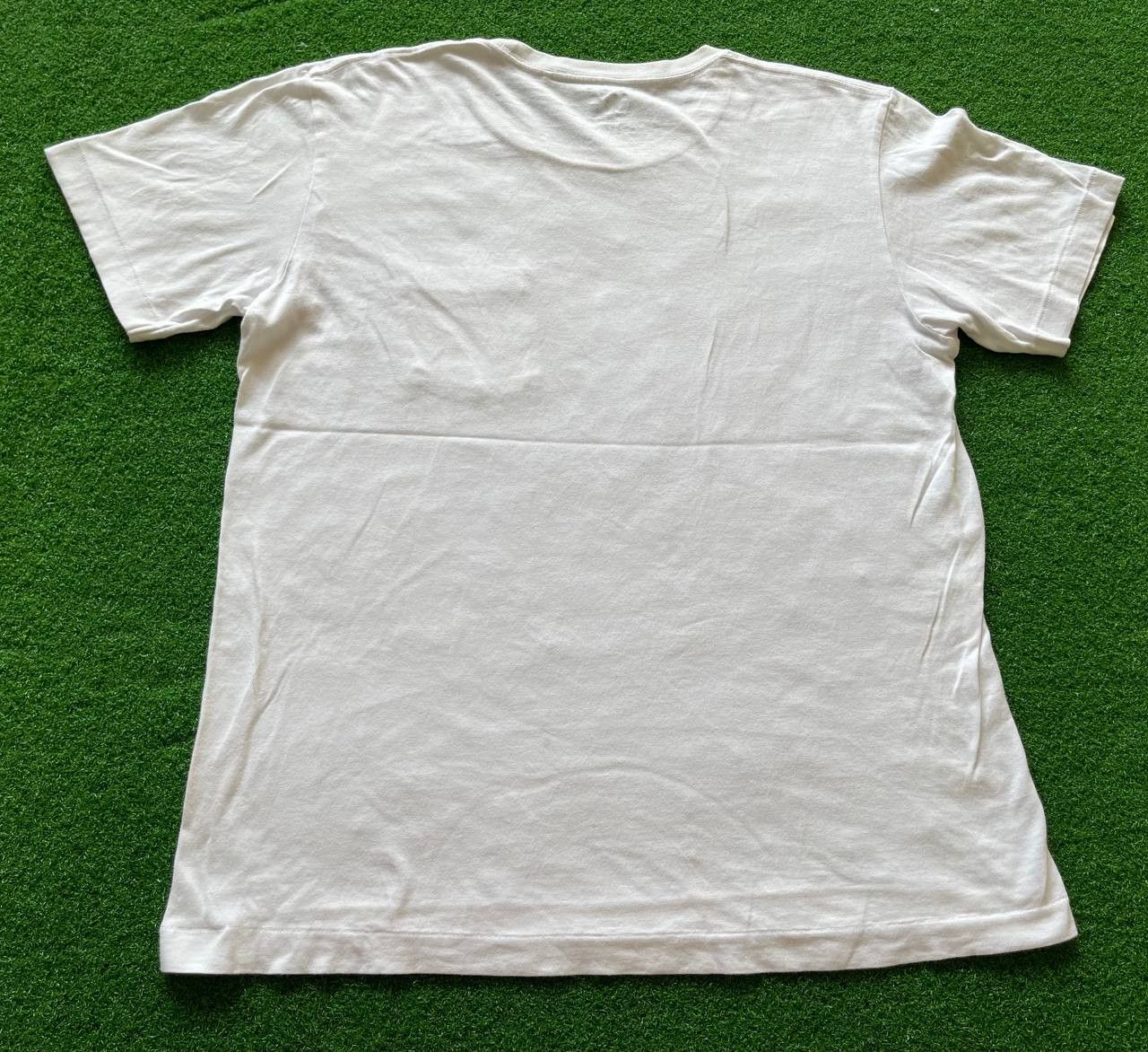Designer × Kaws × Uniqlo Kaws x Uniqlo Heart Pocket Tee Size US L / EU 52-54 / 3 - 5 Thumbnail