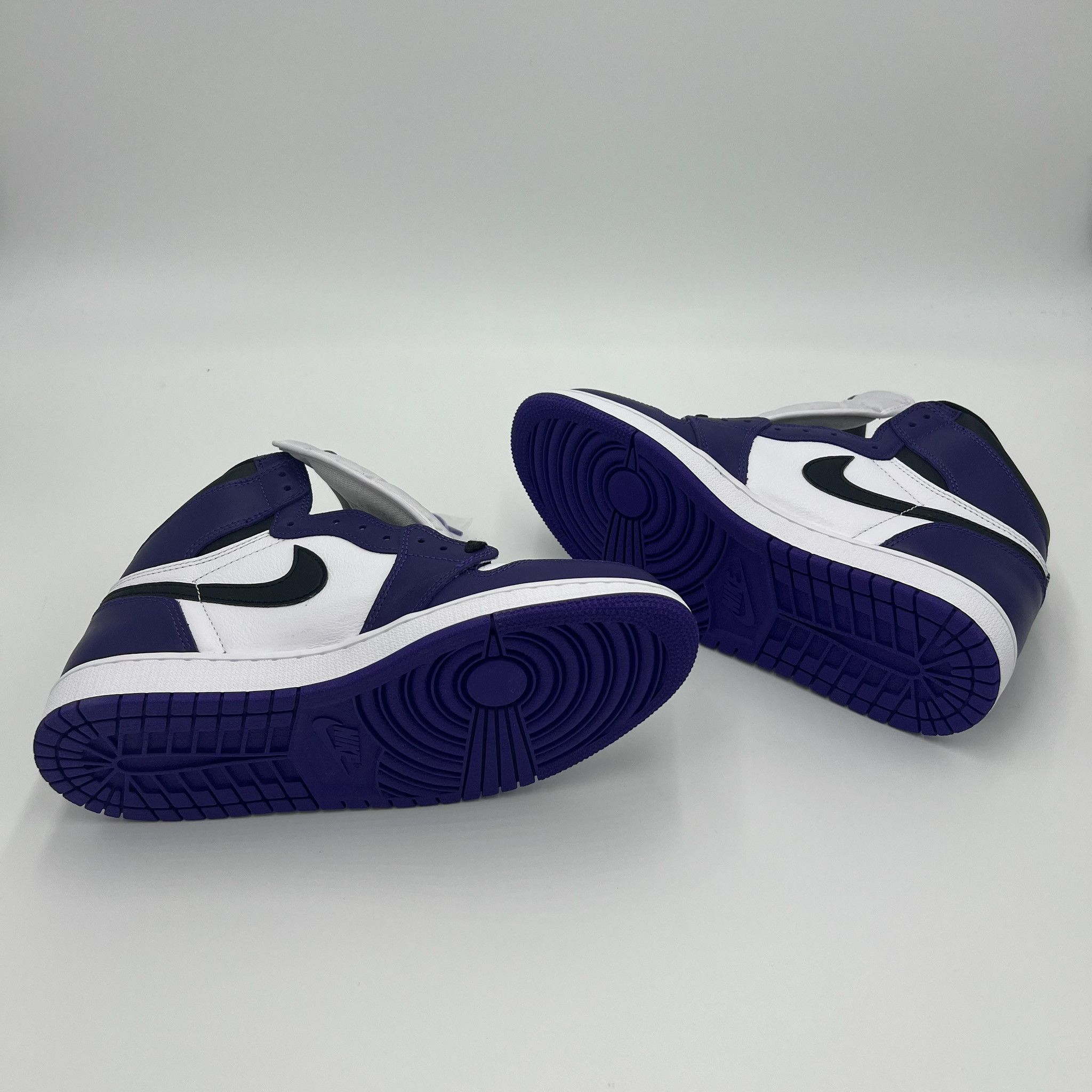 Jordan Brand Size 9.5 • Jordan 1 Retro High Court Purple White Size US 9.5 / EU 42-43 - 5 Thumbnail
