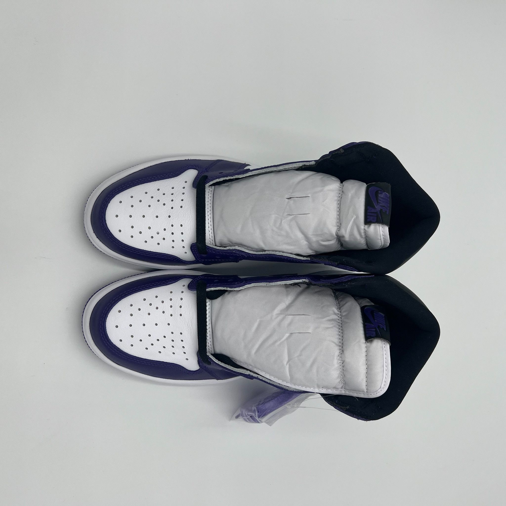 Jordan Brand Size 9.5 • Jordan 1 Retro High Court Purple White Size US 9.5 / EU 42-43 - 2 Thumbnail