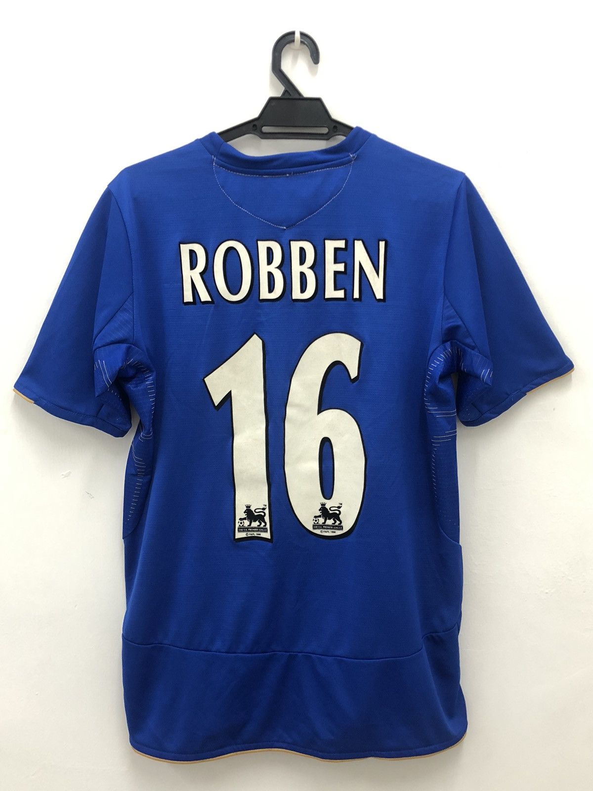 Chelsea Soccer 2005-06 CHELSEA Centenary Home ARJEN ROBBEN #16 Jersey EPL Size US S / EU 44-46 / 1 - 10 Thumbnail
