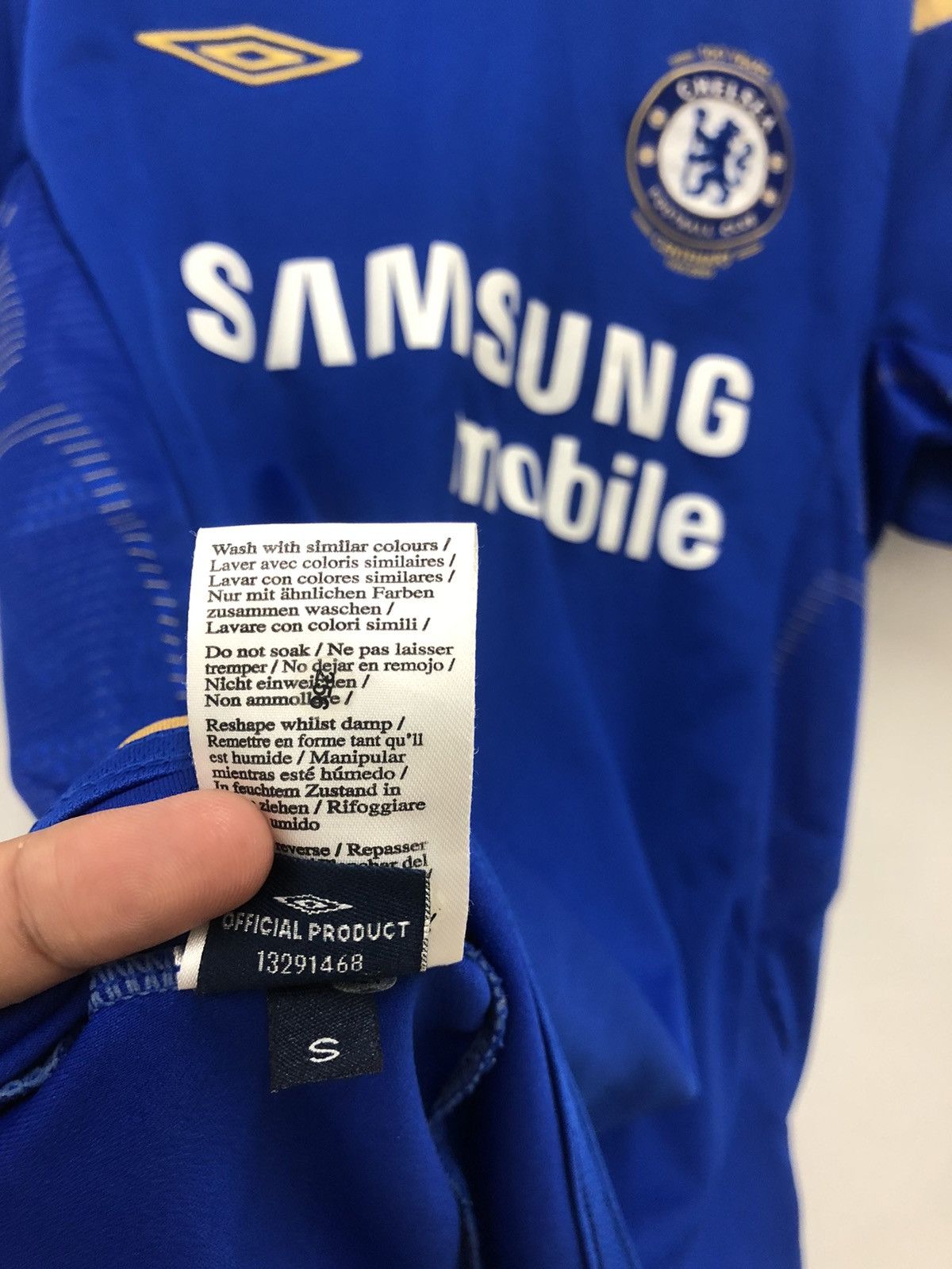 Chelsea Soccer 2005-06 CHELSEA Centenary Home ARJEN ROBBEN #16 Jersey EPL Size US S / EU 44-46 / 1 - 7 Thumbnail