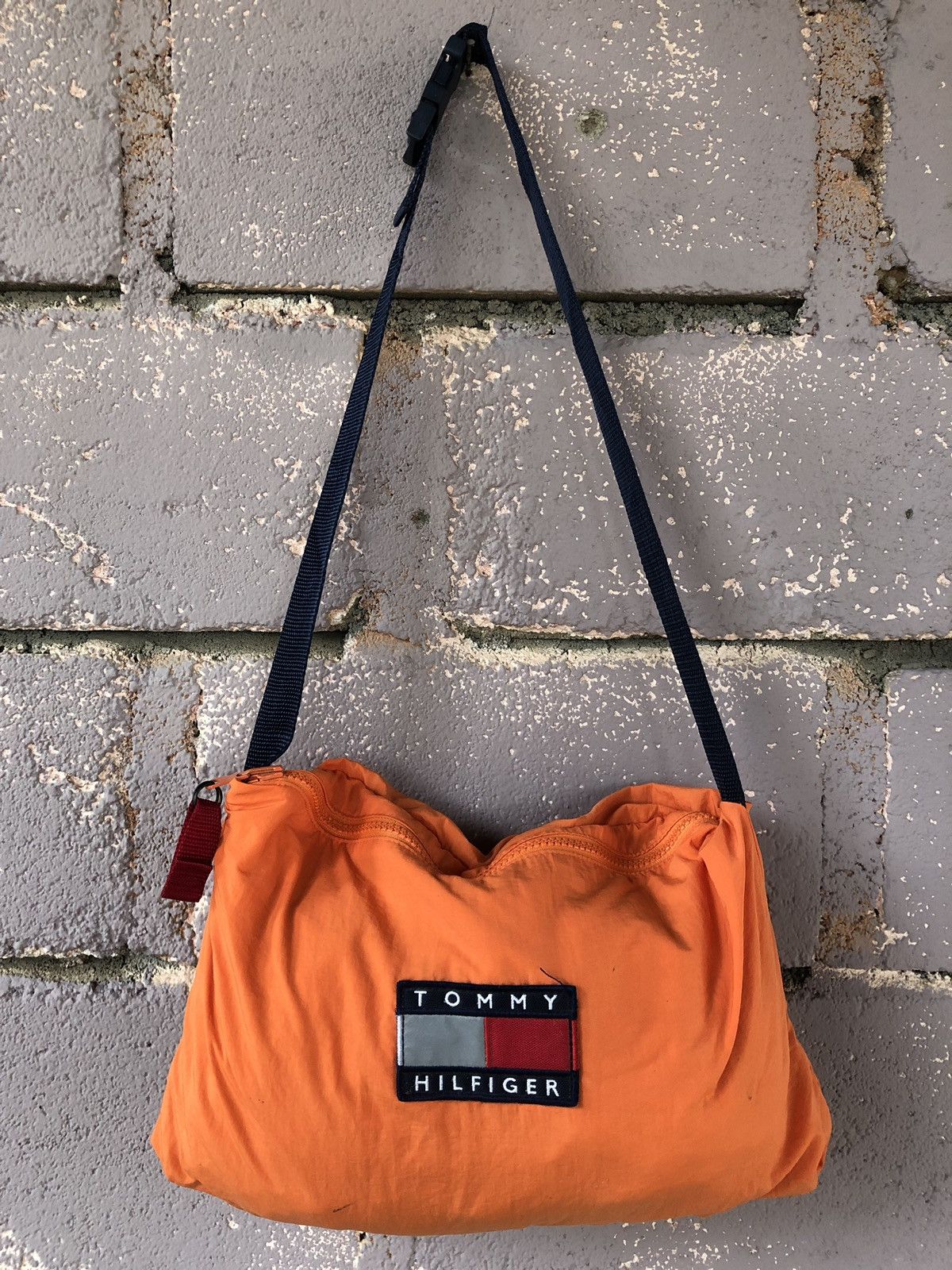Tommy Hilfiger Rare Vintage Tommy Hilfiger Sailing Gear Sweater Bag Jacket Size US L / EU 52-54 / 3 - 6 Thumbnail