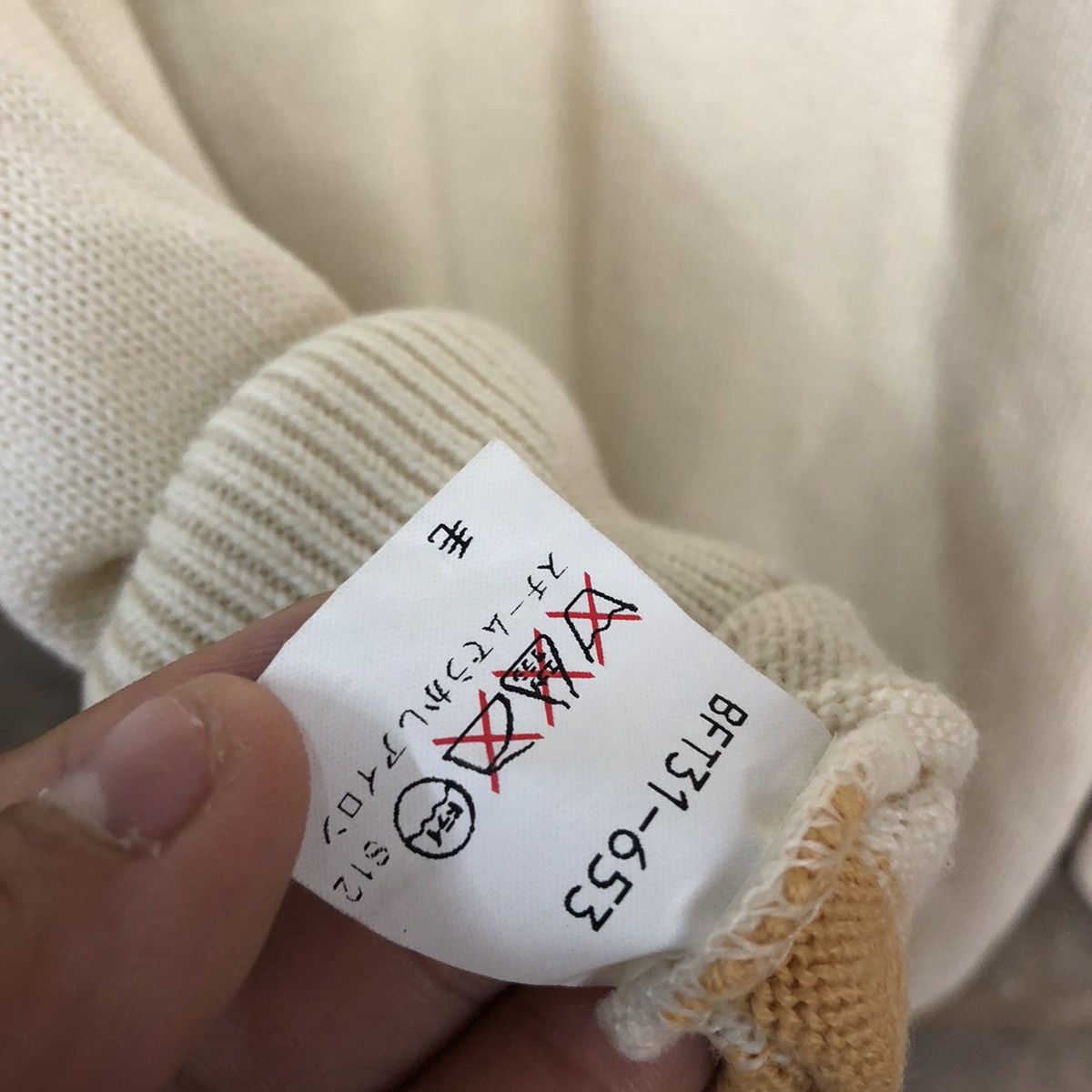 Burberry DL Burberry's vintage Cream Knitwear sweatshirt #5516 Size US M / EU 48-50 / 2 - 13 Thumbnail