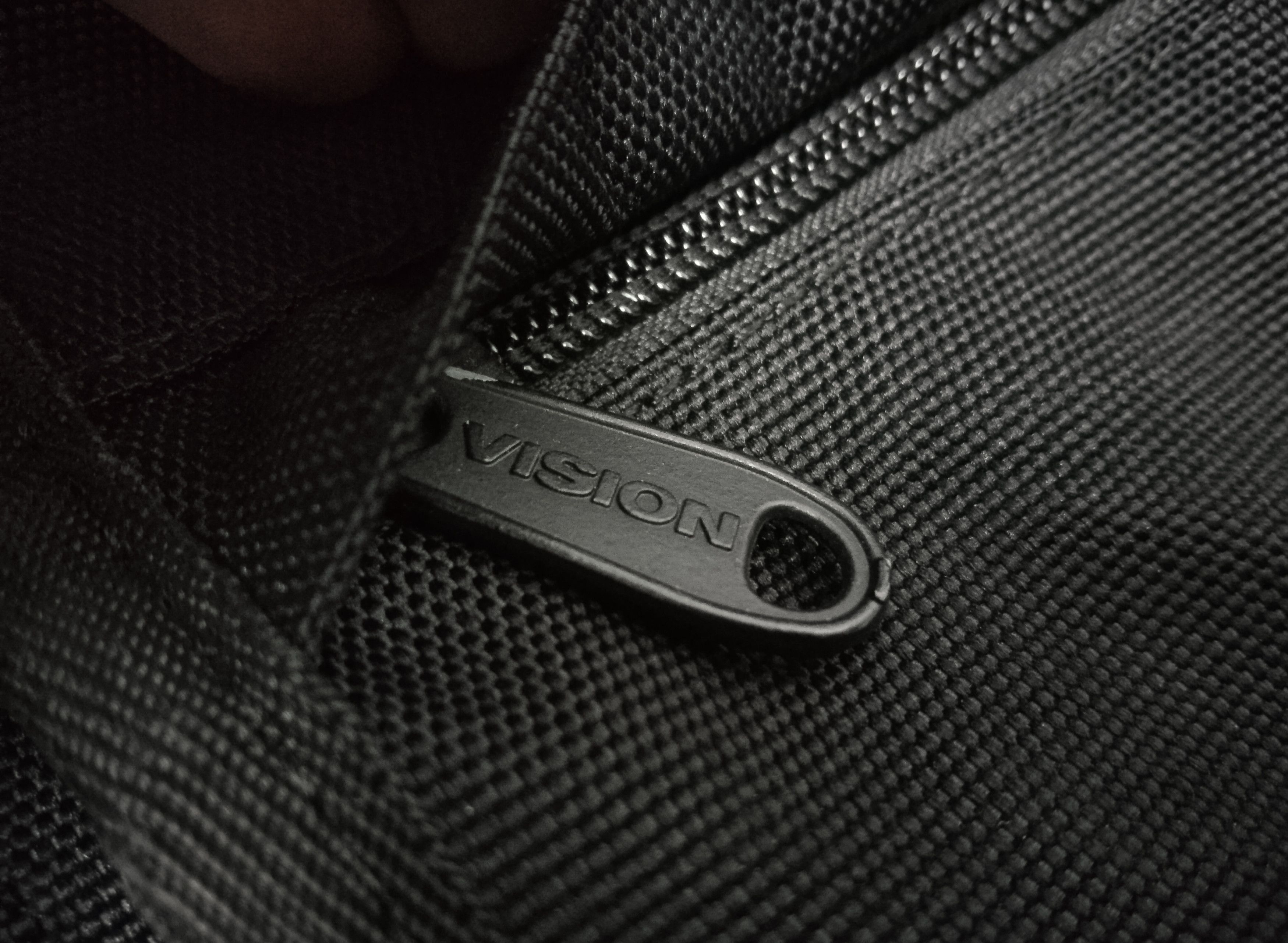 VINTAGE VISION STREETWEAR MINI CROSSBODY MESSENGER