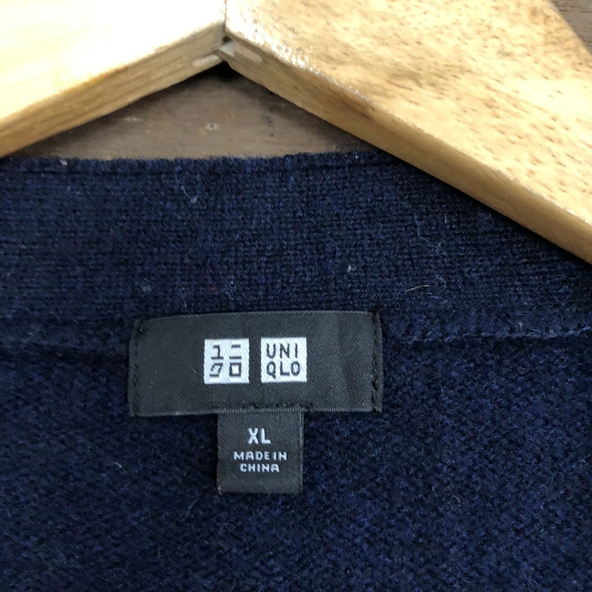 Japanese Brand Uniqlo Dark Blue Cardigan knitwear japan #3727 Size US XL / EU 56 / 4 - 10 Thumbnail