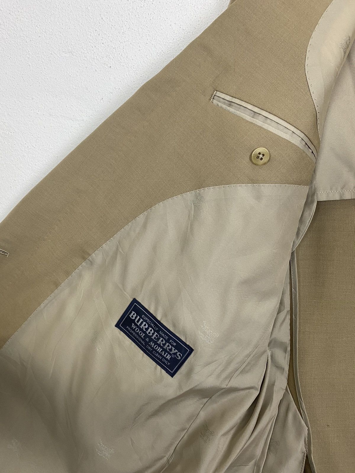 Burberry × Vintage VINTAGE BURBERRYS GOLD BUTTON FORMAL BLAZER Size US M / EU 48-50 / 2 - 9 Thumbnail