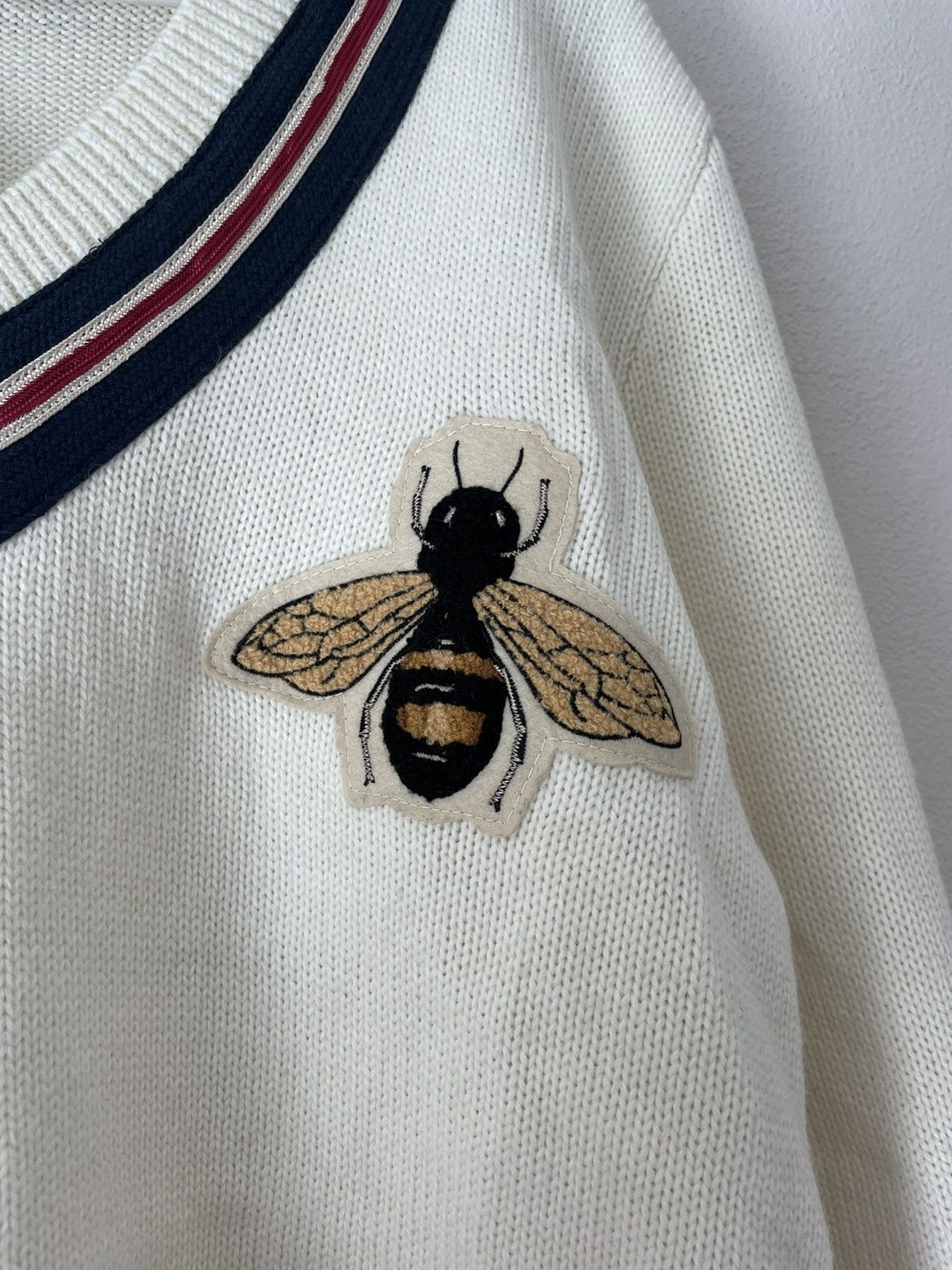 Gucci Bee Embroidered V-Neck Pullover Sweater Size US XL / EU 56 / 4 - 3 Thumbnail