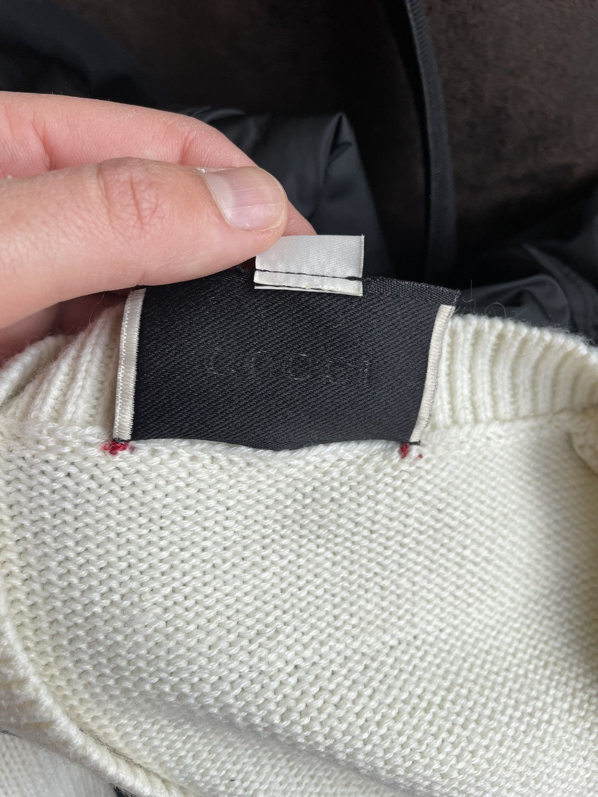Gucci Bee Embroidered V-Neck Pullover Sweater Size US XL / EU 56 / 4 - 8 Thumbnail