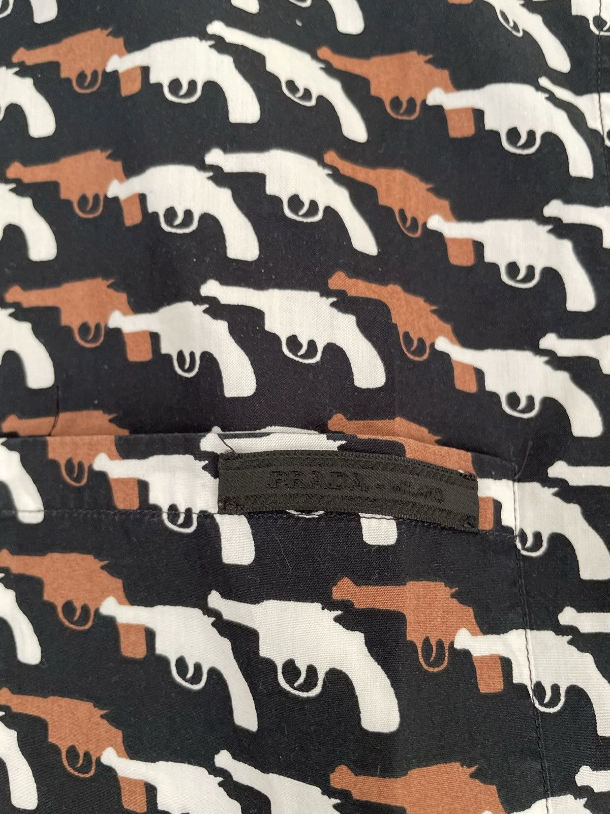 Prada Gun Print Short-Sleeve Shirt Size US M / EU 48-50 / 2 - 3 Thumbnail
