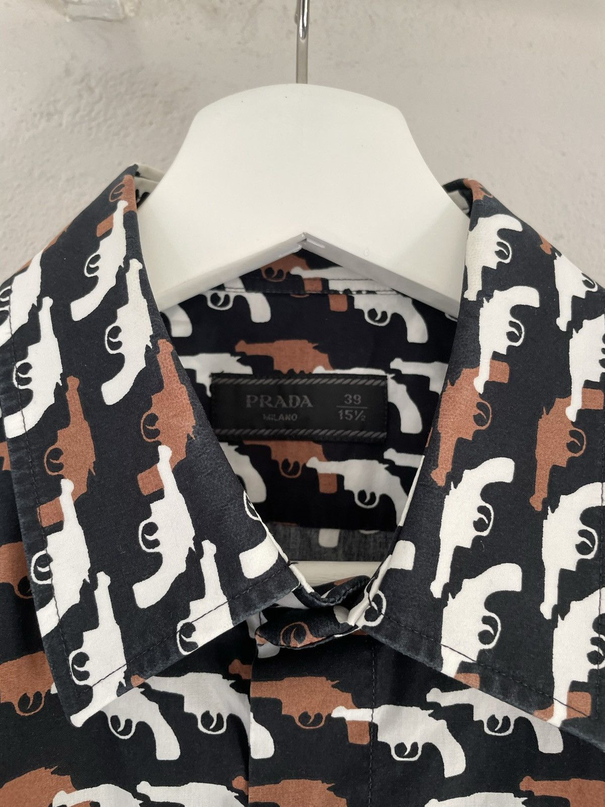 Prada Gun Print Short-Sleeve Shirt Size US M / EU 48-50 / 2 - 4 Thumbnail