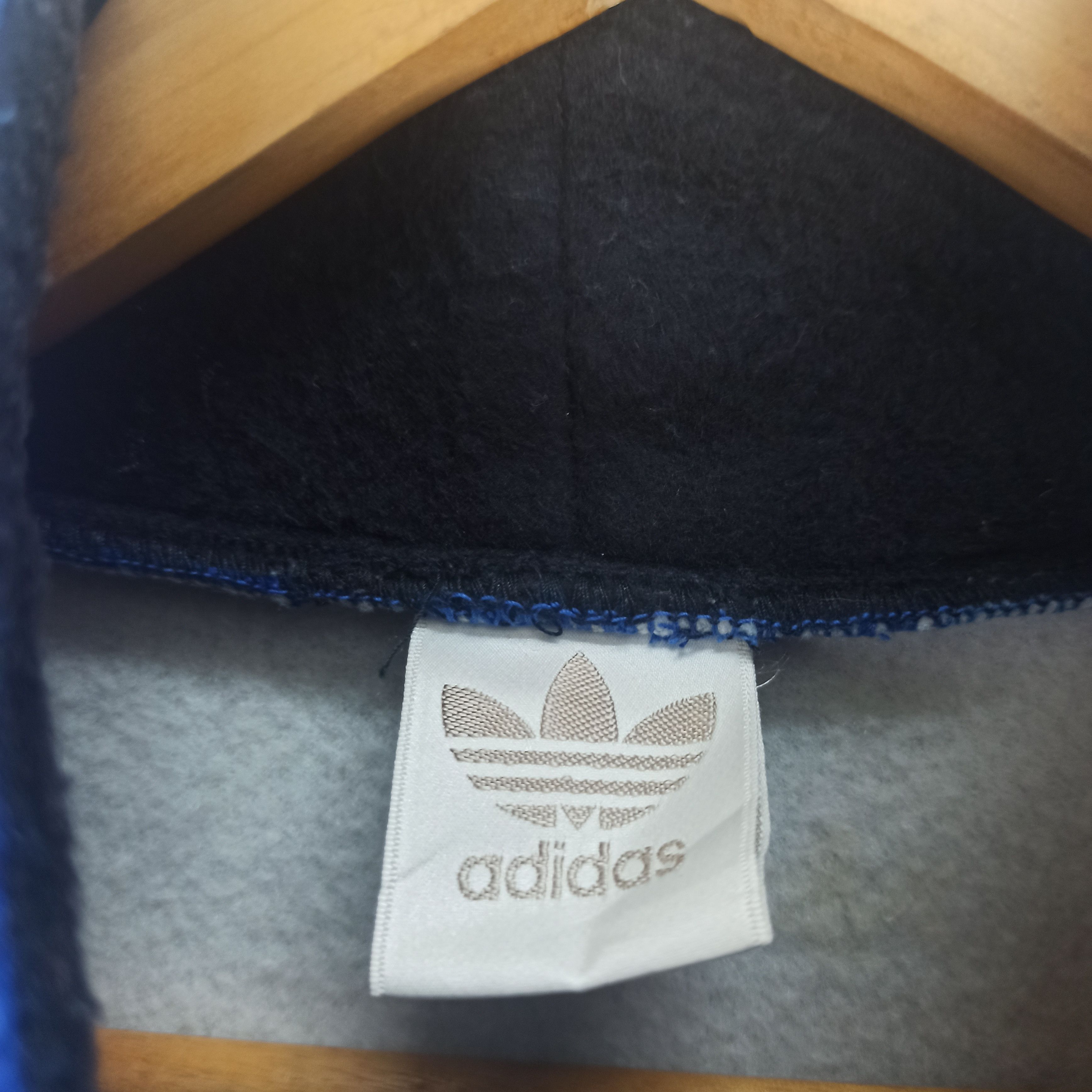 Adidas 🔥Vintage🔥 Adidas Japan Big Logo Embroidered Fleece Sweater Size US L / EU 52-54 / 3 - 7 Thumbnail