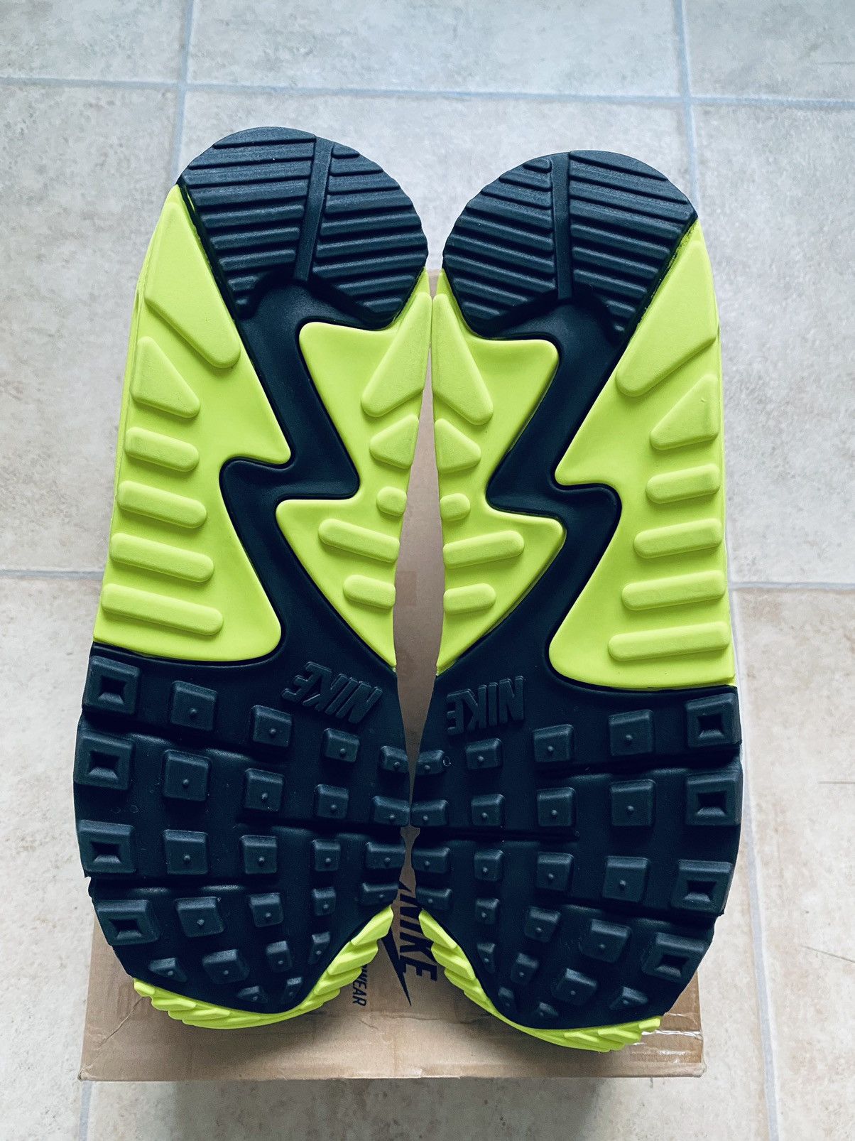 Nike × atmos Nike Air Max 90 OG Neon 95 Bw Parra Tn Fragment ACG Size US 10 / EU 43 - 13 Thumbnail