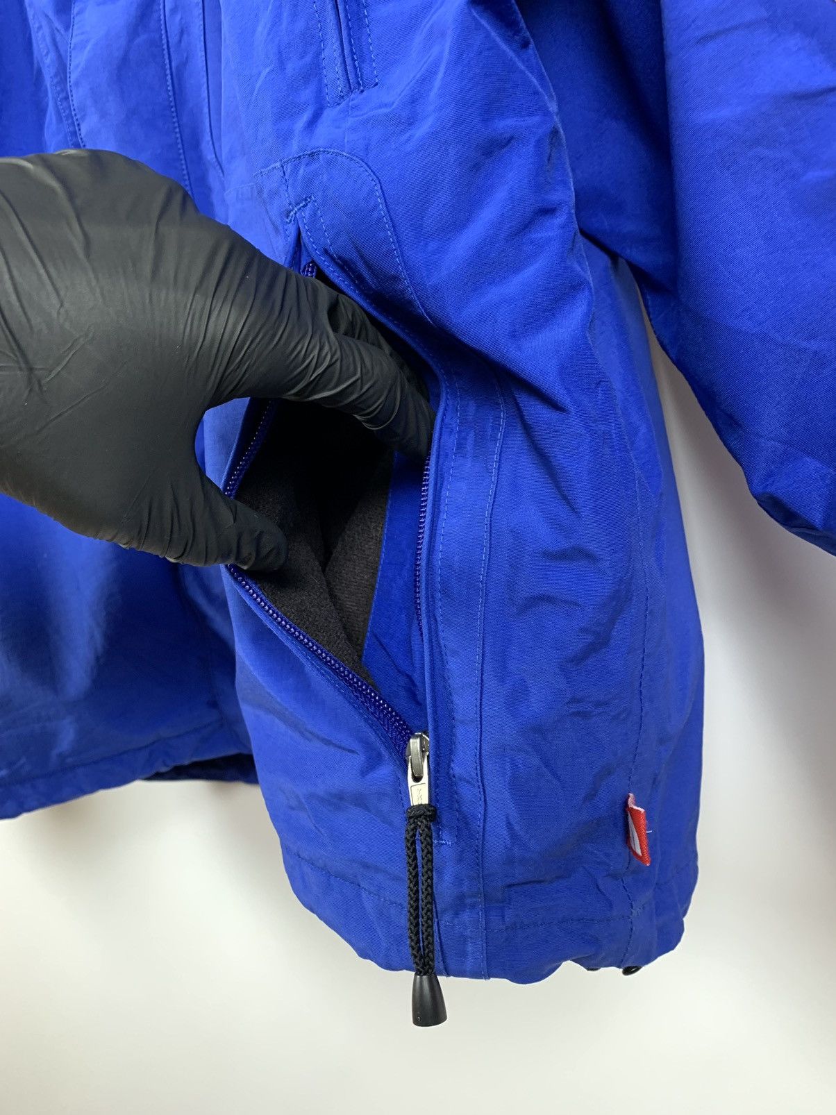 The North Face 90s Vintage The North Face HyVent Waterproof Jacket Size US L / EU 52-54 / 3 - 18 Thumbnail