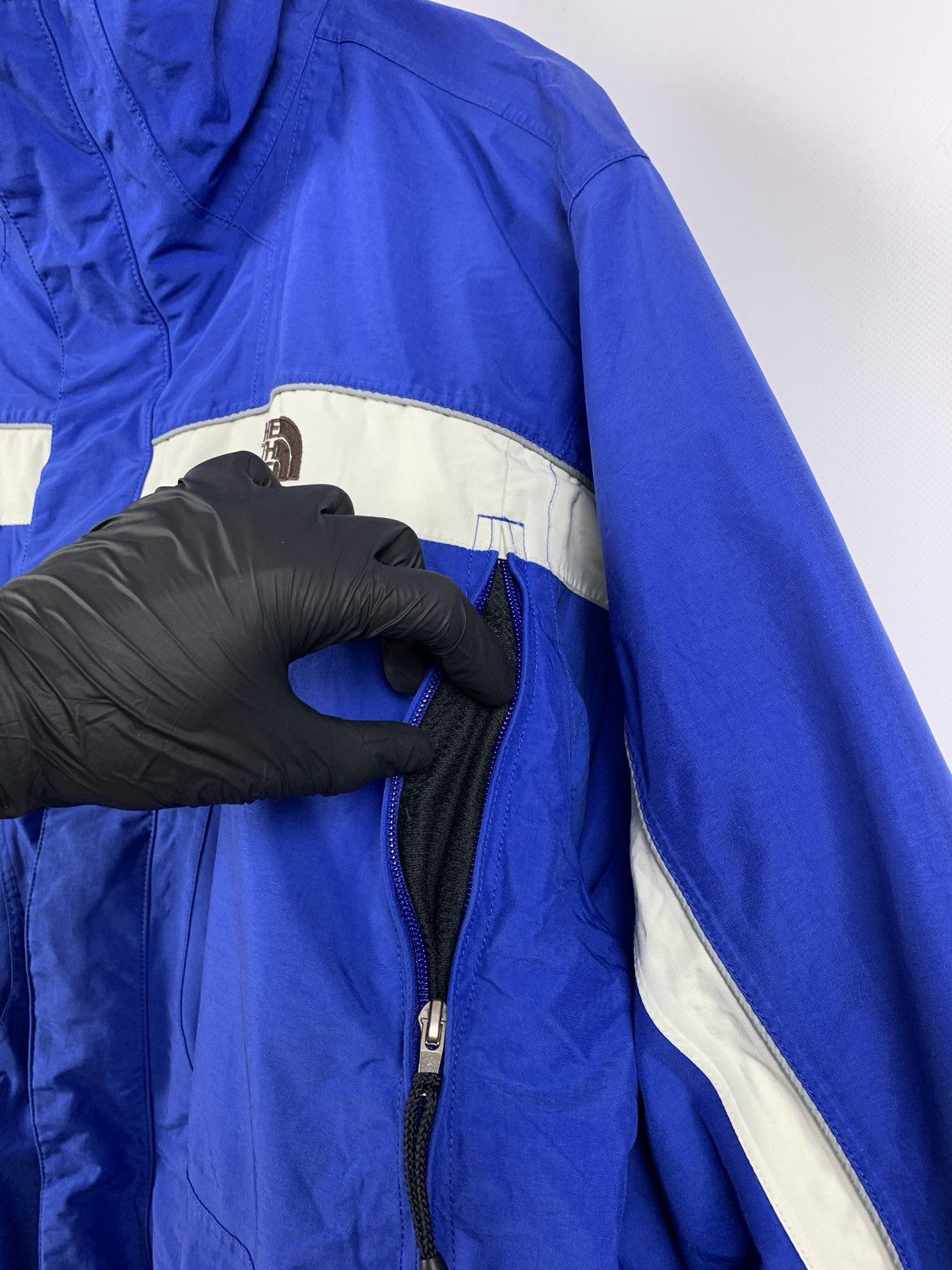 The North Face 90s Vintage The North Face HyVent Waterproof Jacket Size US L / EU 52-54 / 3 - 19 Thumbnail