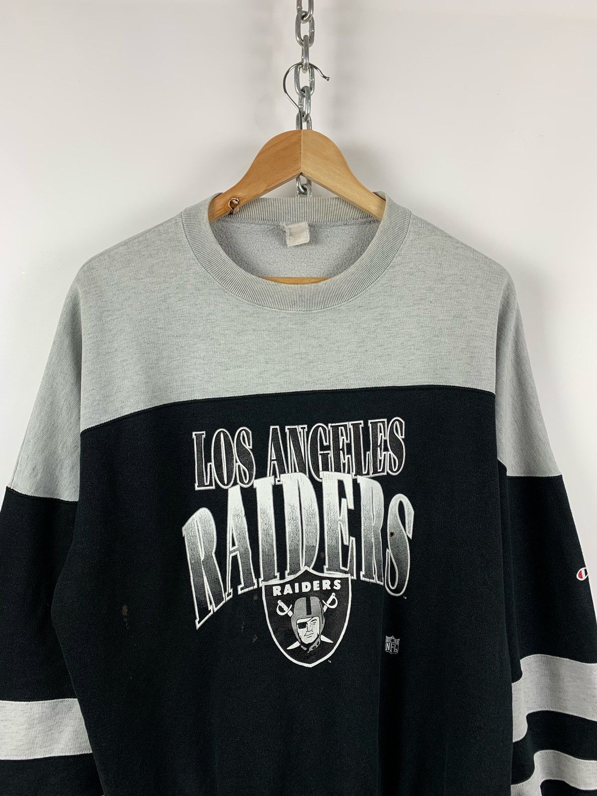 Champion 90s Vintage Champion Los Angeles Raiders NFL Sweatshirt Size US L / EU 52-54 / 3 - 3 Thumbnail