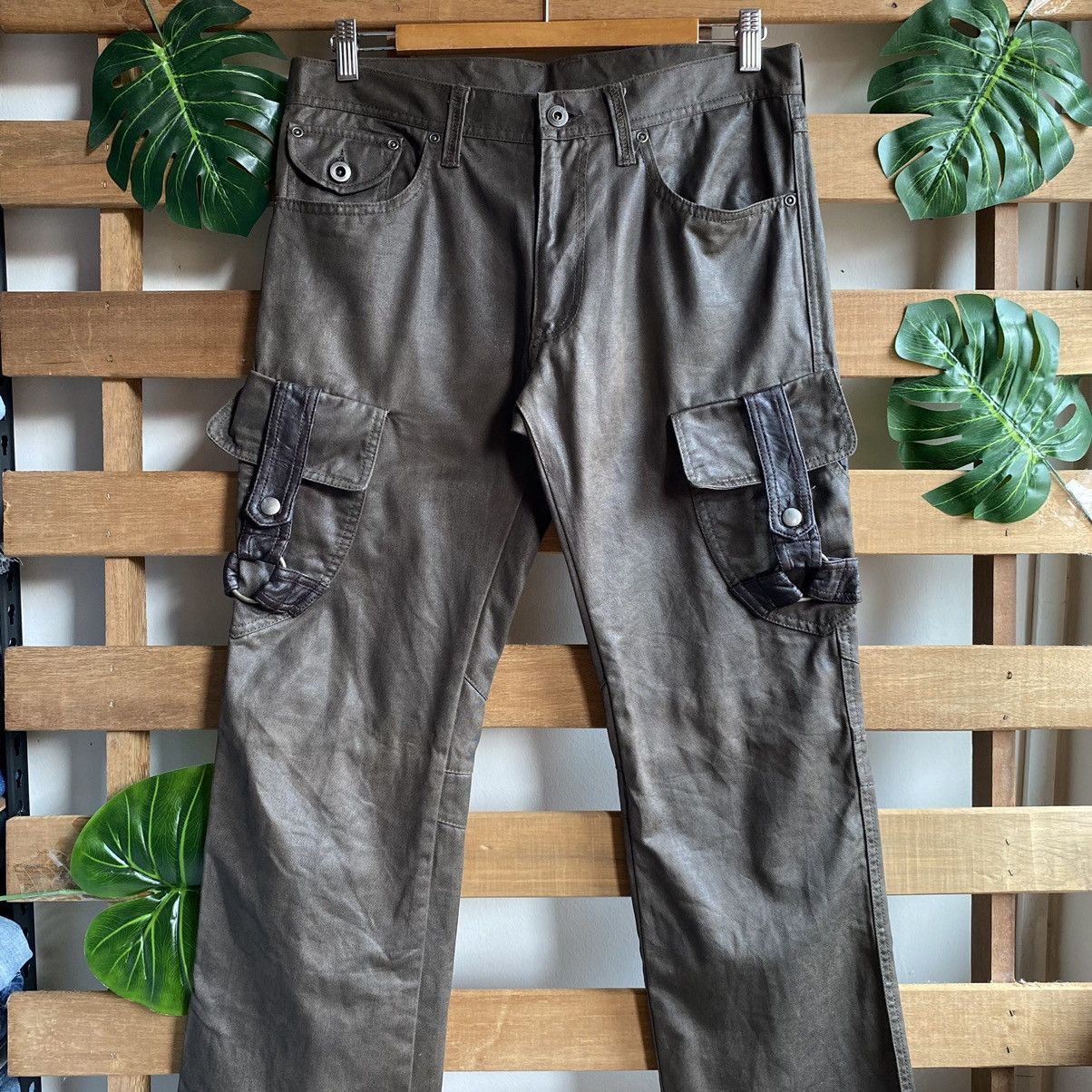 20471120 × Beauty Beast × Japanese Brand Bondage Cargo Pants by Difference Rupert Japan Size US 32 / EU 48 - 1 Thumbnail