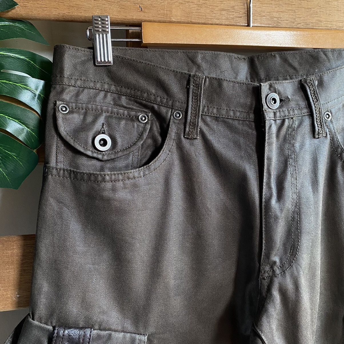 20471120 × Beauty Beast × Japanese Brand Bondage Cargo Pants by Difference Rupert Japan Size US 32 / EU 48 - 4 Thumbnail