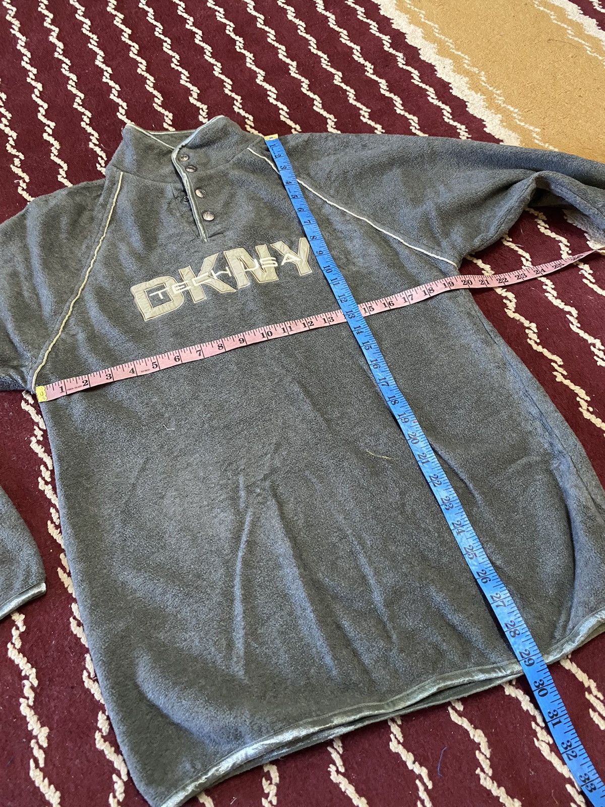 VINTAGE DKNY ACTIVE HALF BUTTON SPELL OUT LOGO SWEATER