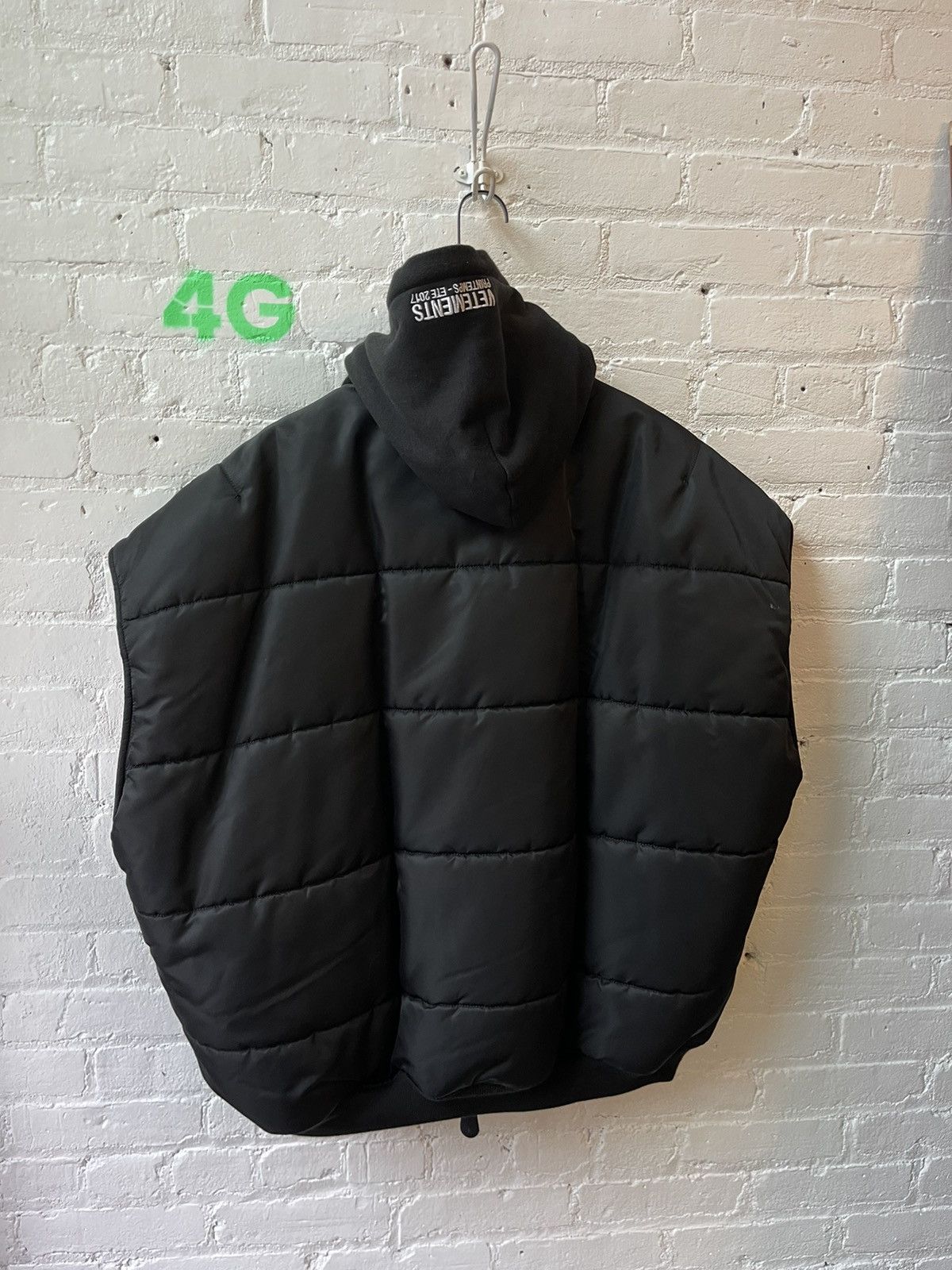 Vetements Vetements 2017 Hooded Puffer Vest Jacket SICK! Size US XL / EU 56 / 4 - 10 Thumbnail