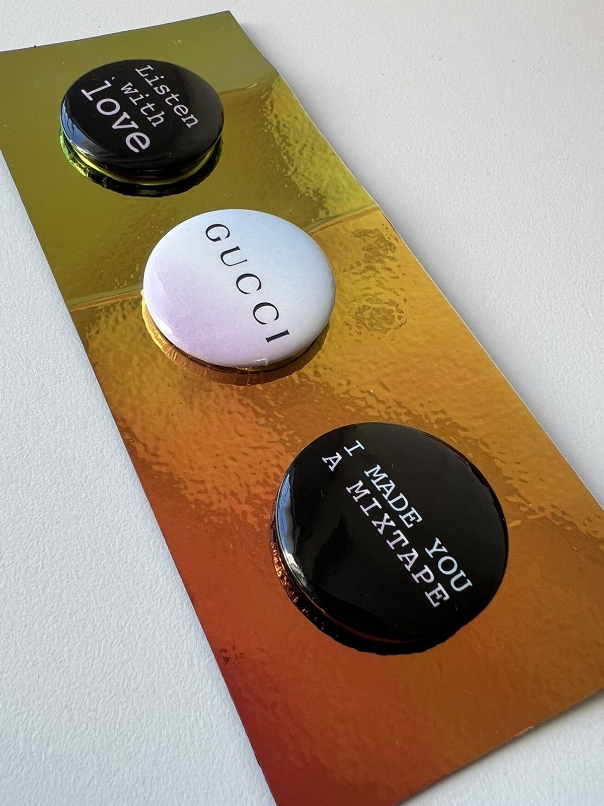 Gucci Rare GUCCI 100th Anniversary Pin Badge Set with love from Size ONE SIZE - 1 Thumbnail