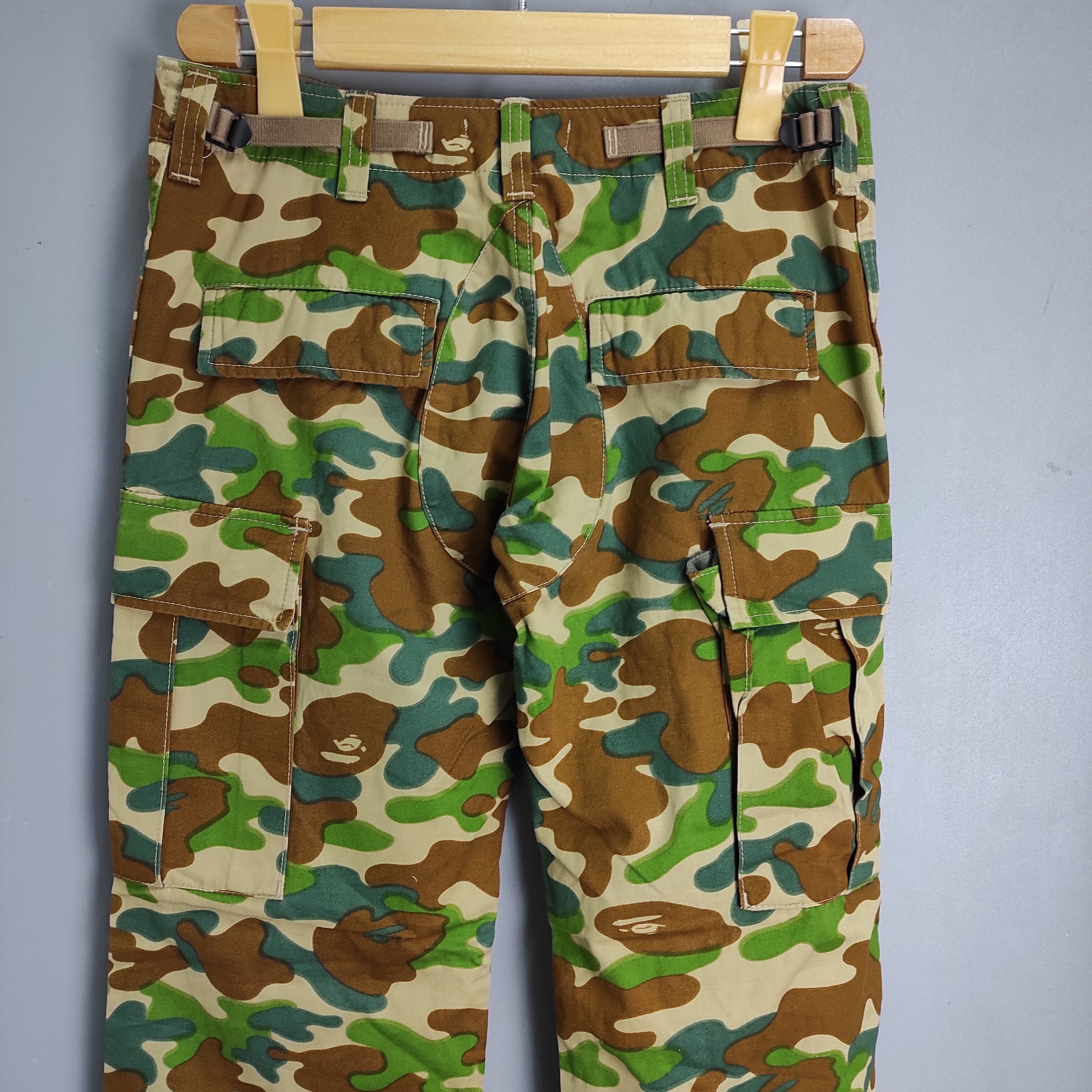 Bape BAPE PUZZLE CAMO CARGO PANTS WMNS Size 30" / US 8 / IT 44 - 6 Thumbnail