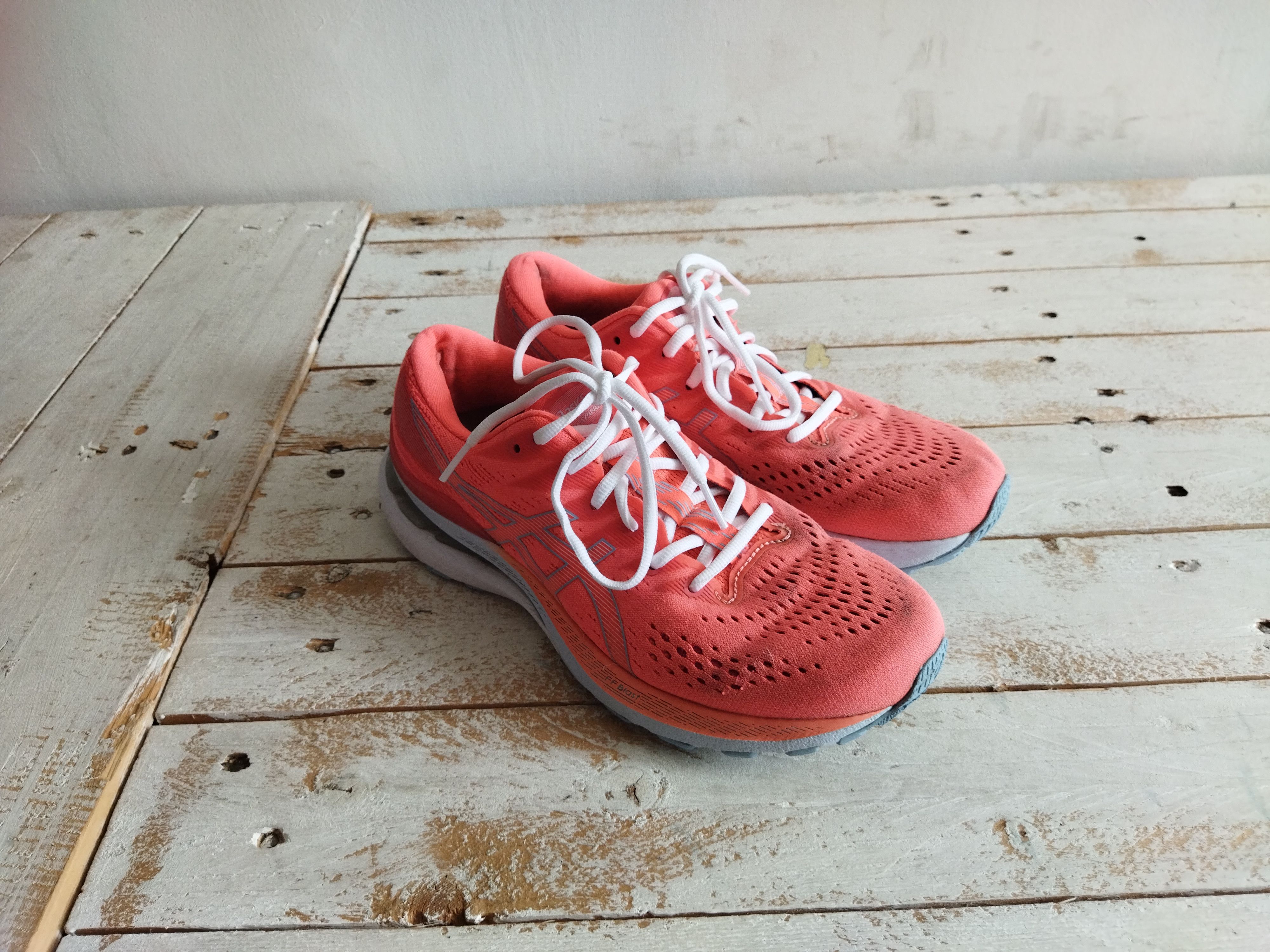 Asics Gel Kayano 28 FF Blast Womens EU 40 Shoes US 8.5 Trainers Size US 8.5 / IT 38.5 - 2 Thumbnail