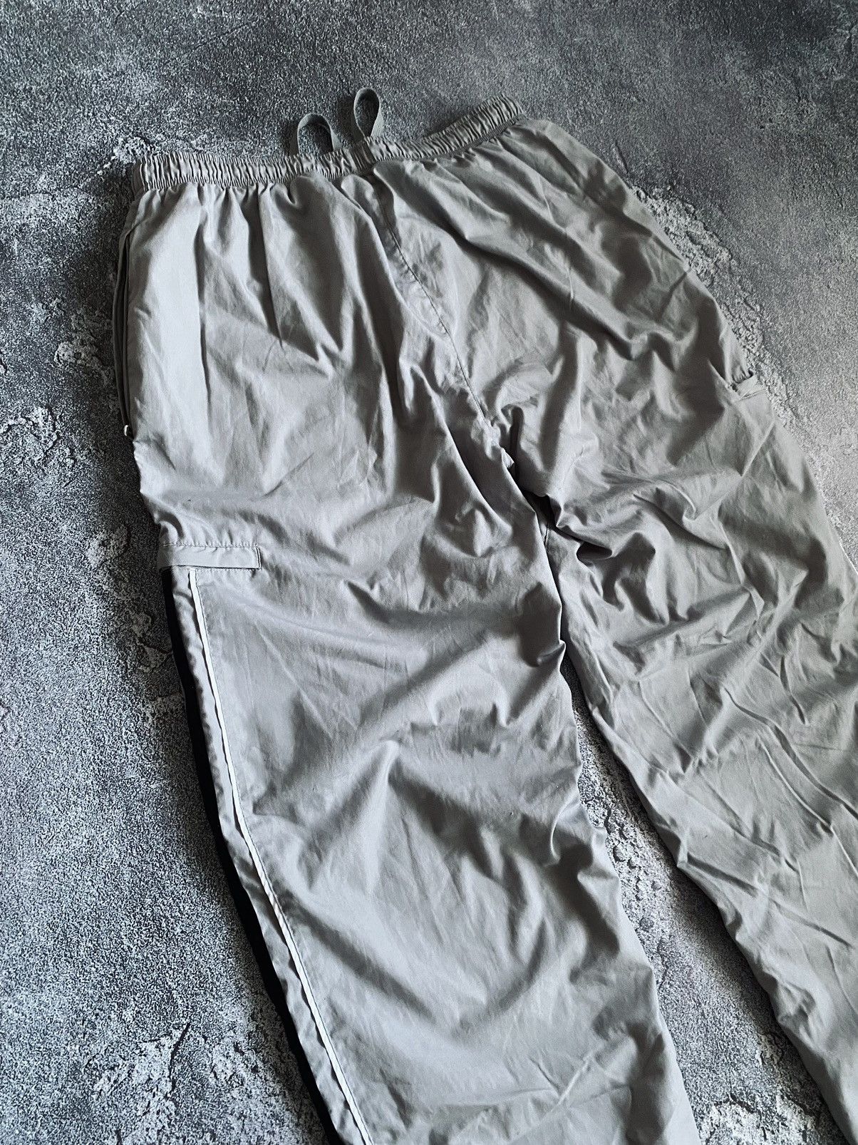 Nike Vintage Nike Sweatpants Nylon Y2K Drill L Size Size US 33 - 13 Thumbnail