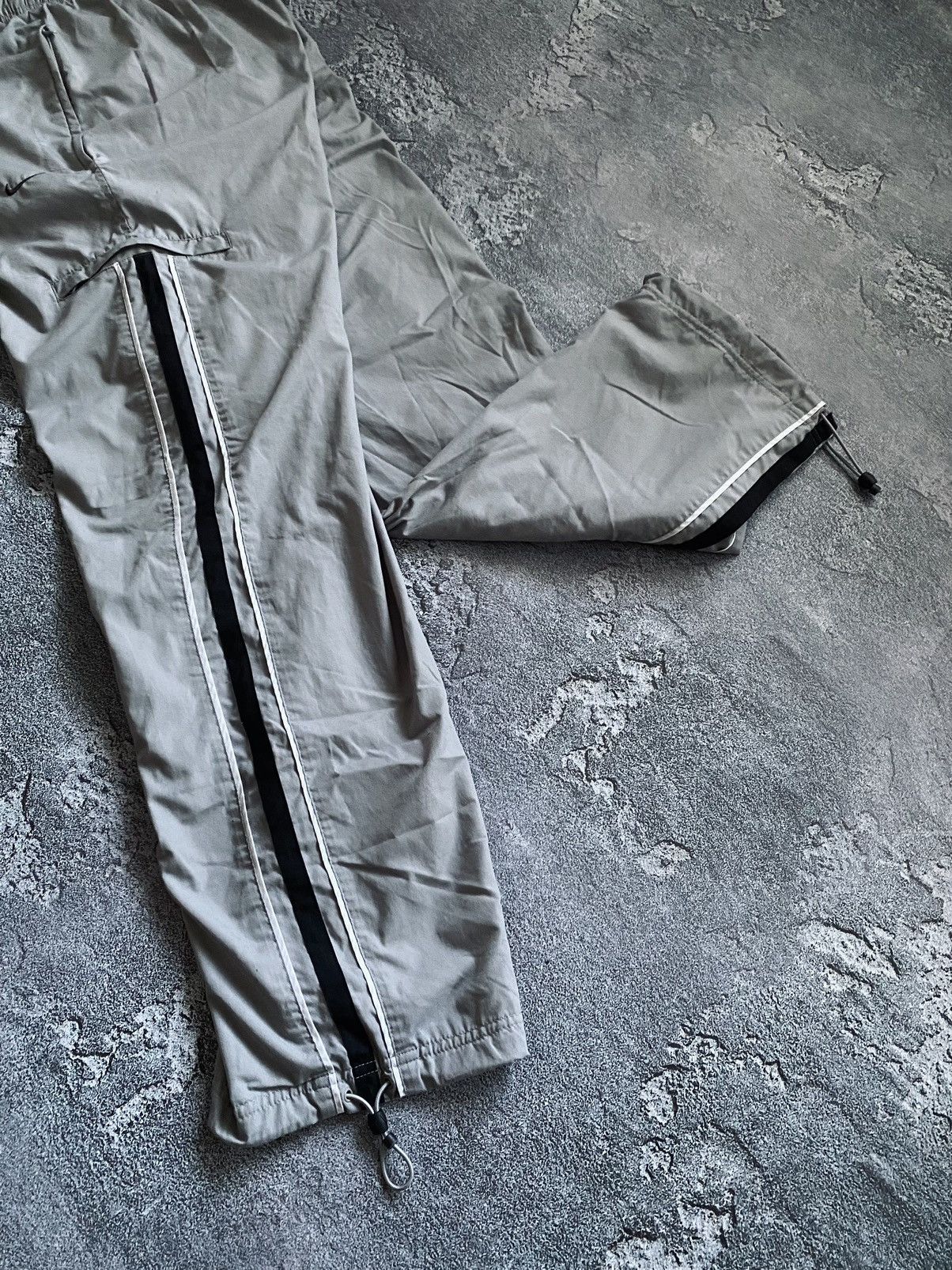 Nike Vintage Nike Sweatpants Nylon Y2K Drill L Size Size US 33 - 4 Thumbnail