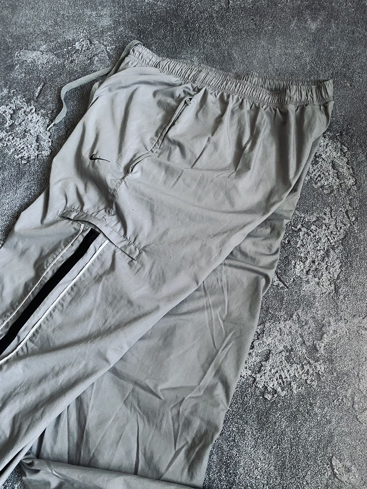 Nike Vintage Nike Sweatpants Nylon Y2K Drill L Size Size US 33 - 3 Thumbnail