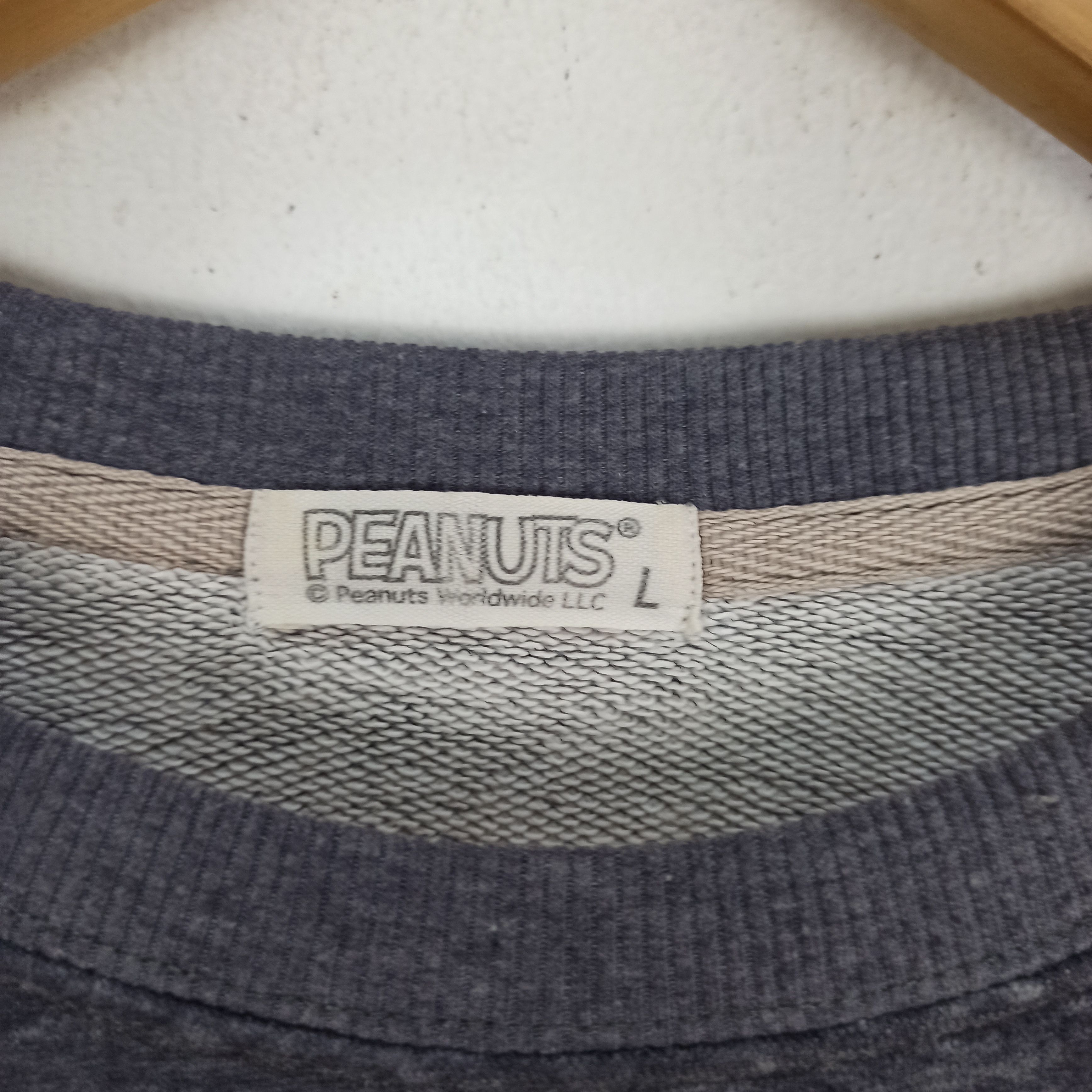 Peanuts 🔥Vintage🔥 Peanuts Snoopy Crewneck Big Logo Gray Colour Size US L / EU 52-54 / 3 - 5 Thumbnail