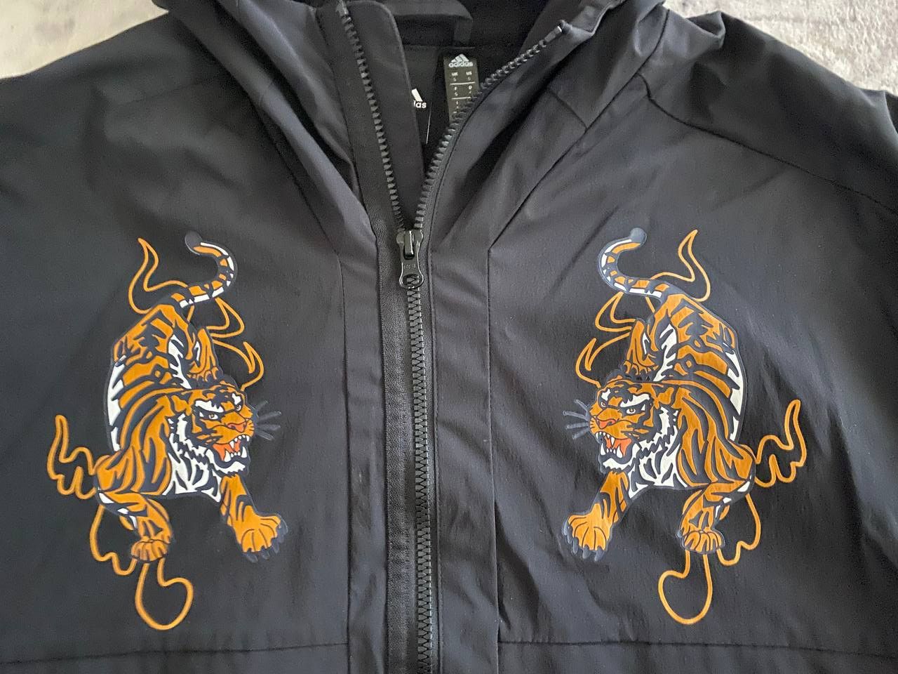 Adidas Adidas with golden tigers Jacket Vintage Size US S / EU 44-46 / 1 - 2 Thumbnail