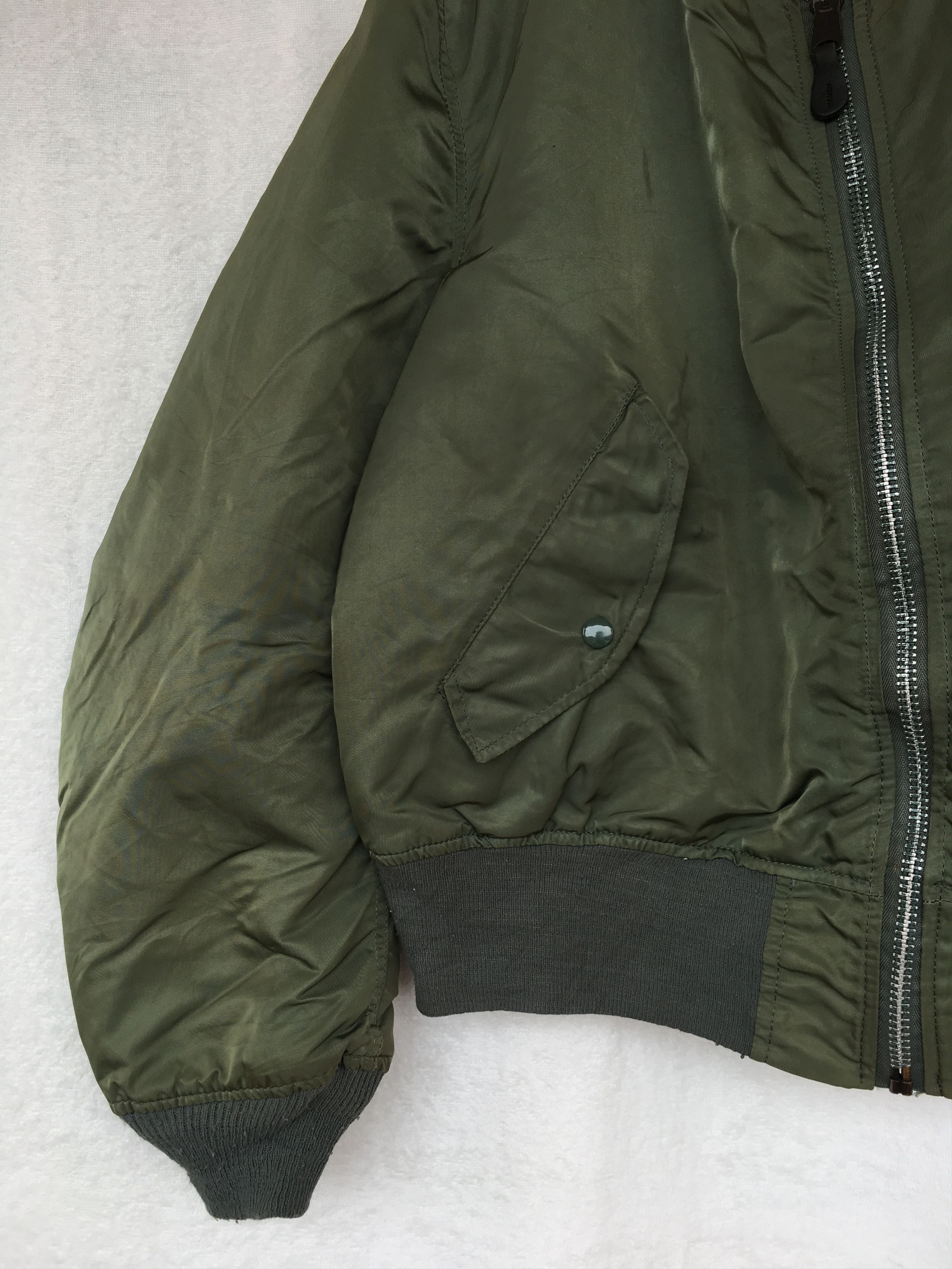 Alpha Industries MA-1 jacket Size US L / EU 52-54 / 3 - 6 Thumbnail