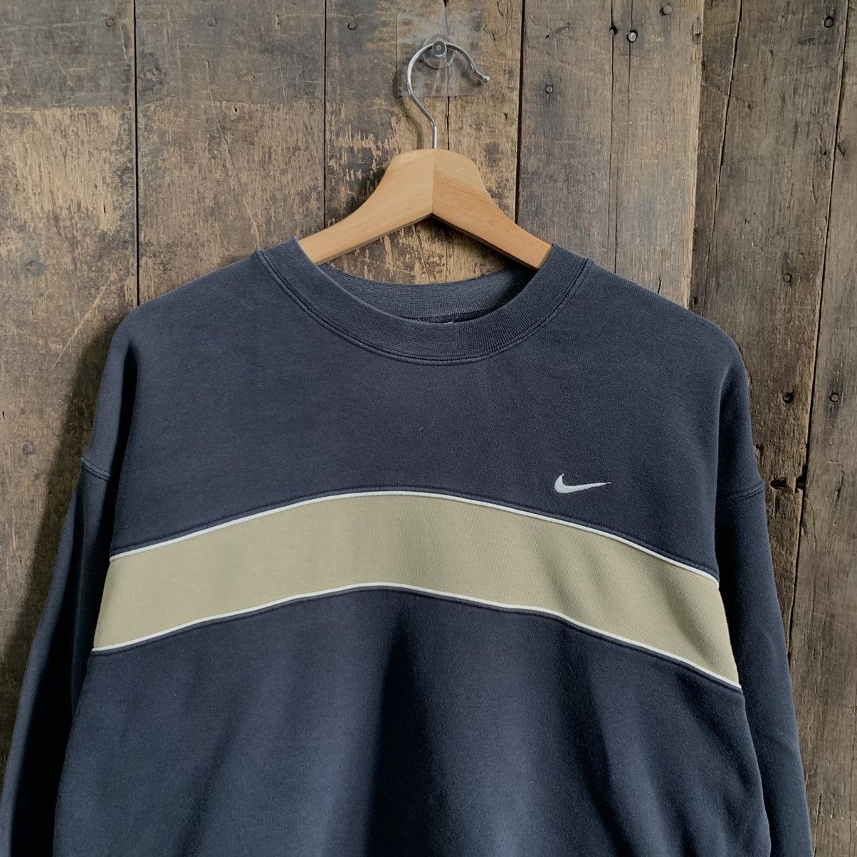 Nike × Vintage Vintage Nike Small Swosh Crewneck Sweatshirt Size US M / EU 48-50 / 2 - 2 Thumbnail