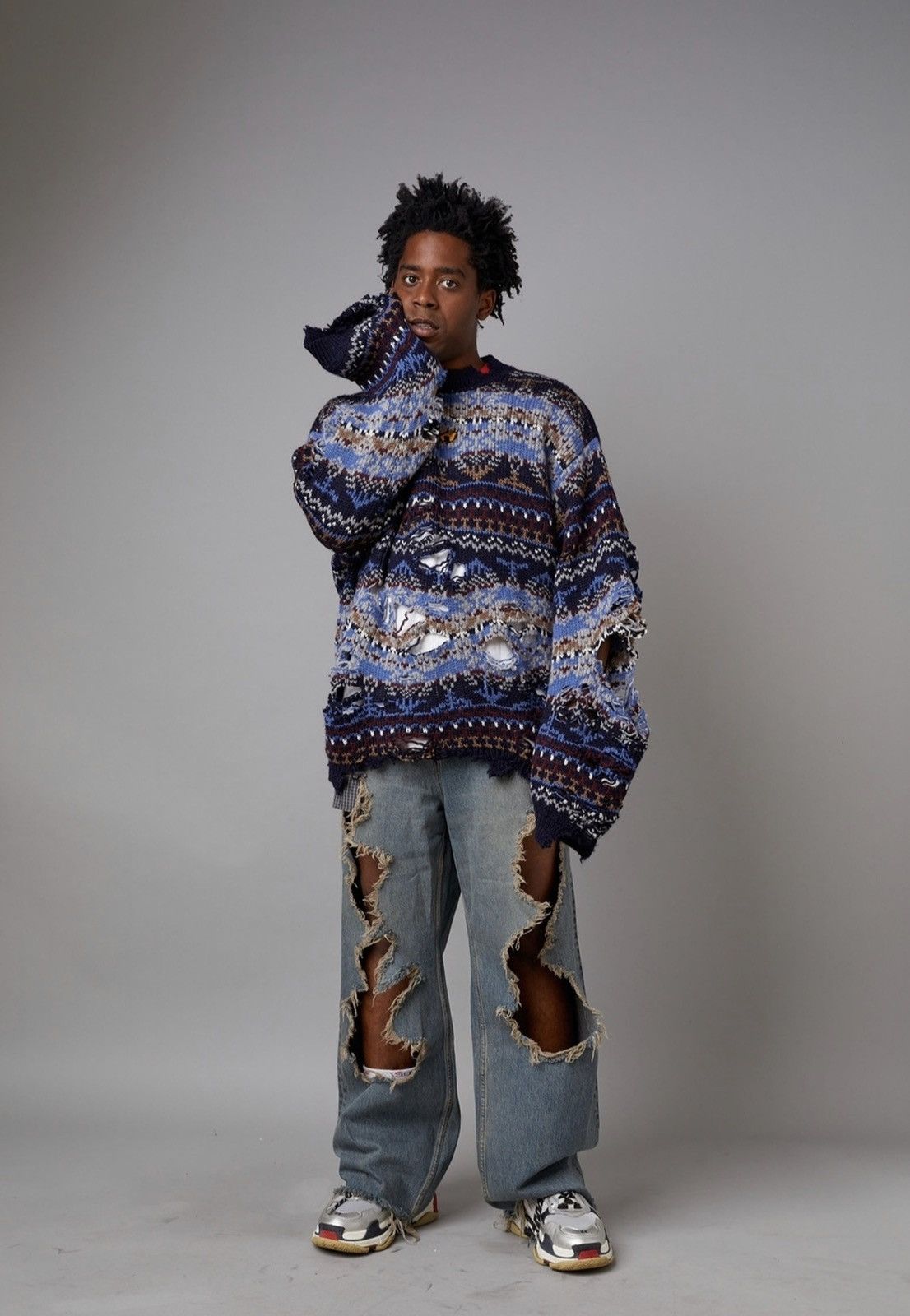 Balenciaga 🔥$1.9K Value🔥Balenciaga Distressed Oversize Wool Sweater Size US S / EU 44-46 / 1 - 1 Thumbnail